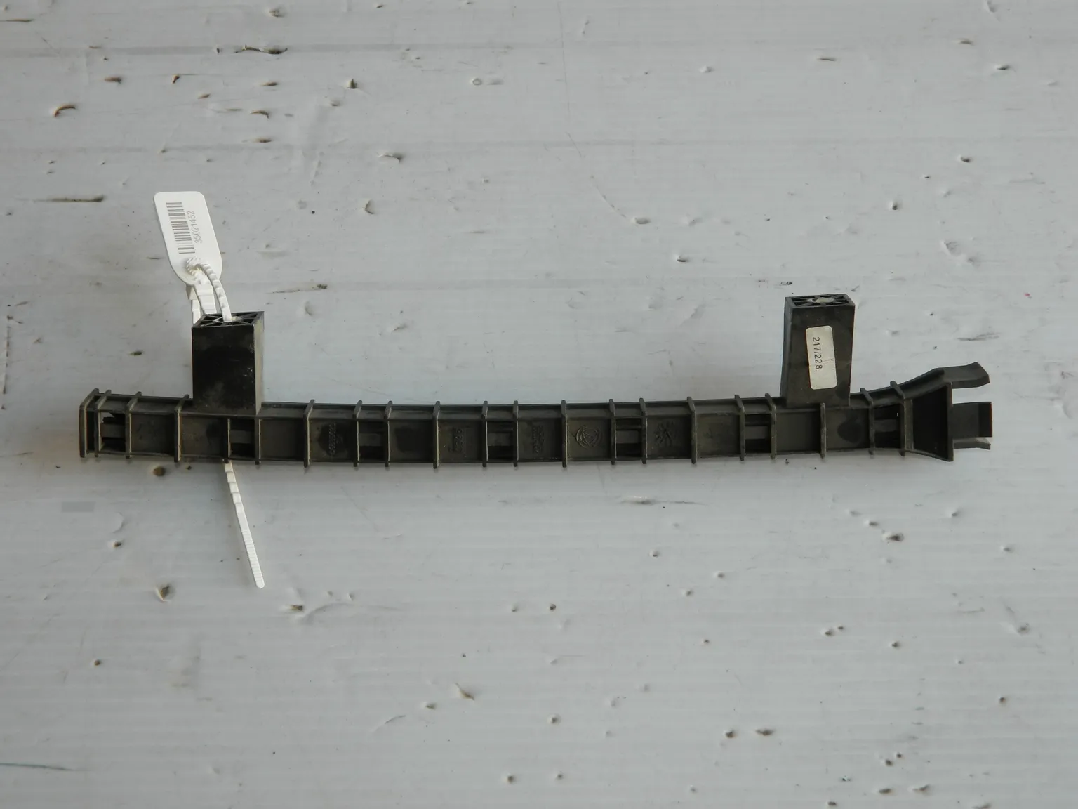 Направляющая стекла FIAT PANDA (Б/У) 35021452