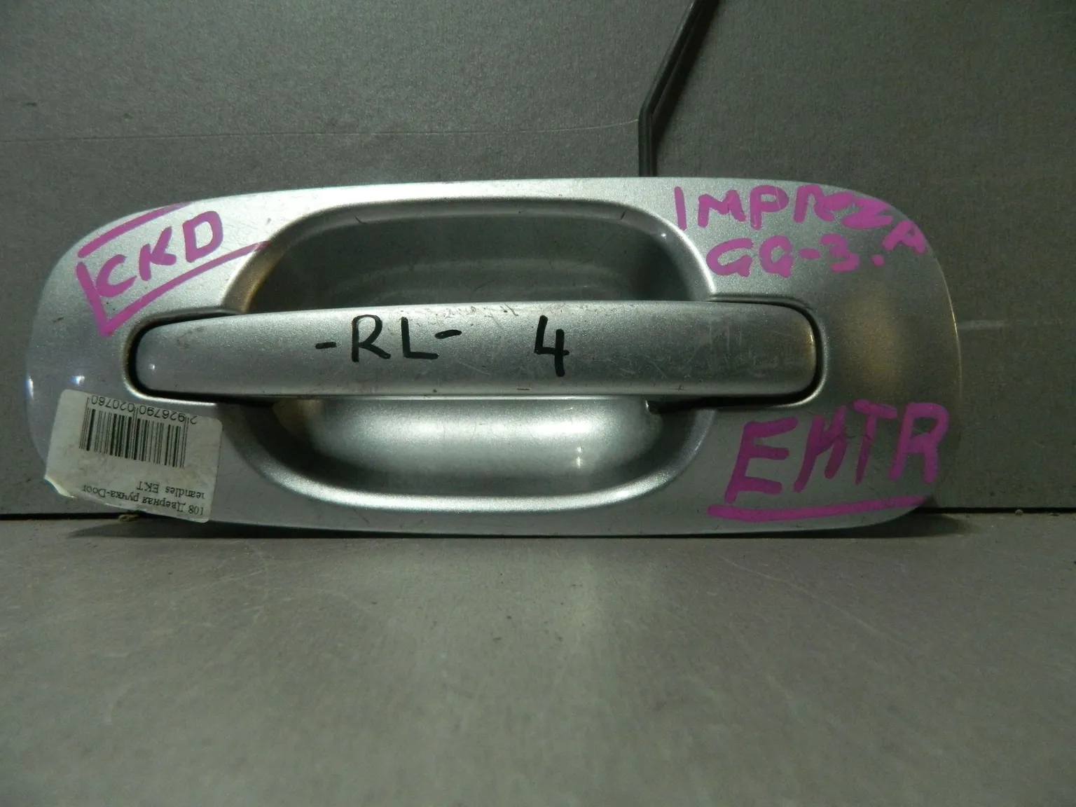 Ручка двери наружная SUBARU IMPREZA GG2 Зад Лев (Контрактный) 81539948