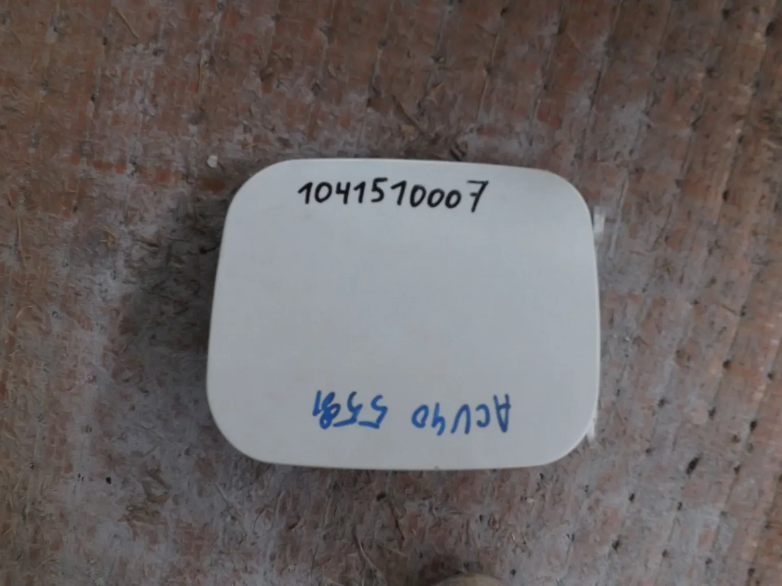 Лючок бензобака TOYOTA CAMRY ACV40 (Контрактный) 1041510007