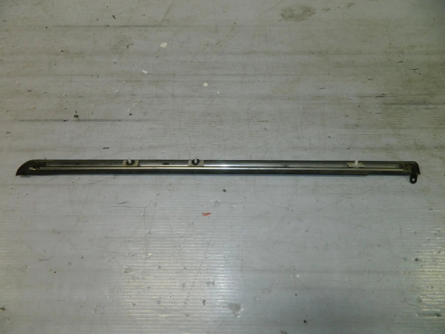 Молдинг бокового стекла TOYOTA 7566060030 TOYOTA Land Cruiser