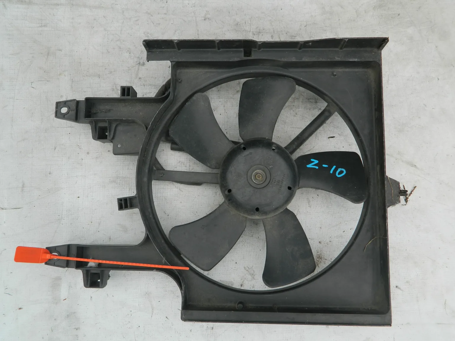 Диффузор радиатора NISSAN CUBE Z10 (Контрактный) 72355032