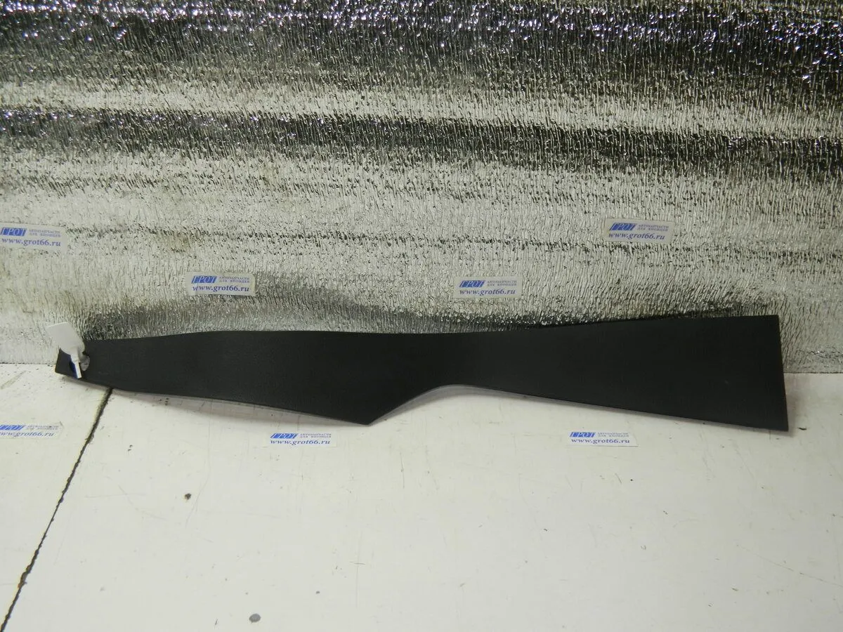 Накладка центральной консоли HYUNDAI EQUUS VI G6DA 2013-2015 Прав (Б/У) 35021118