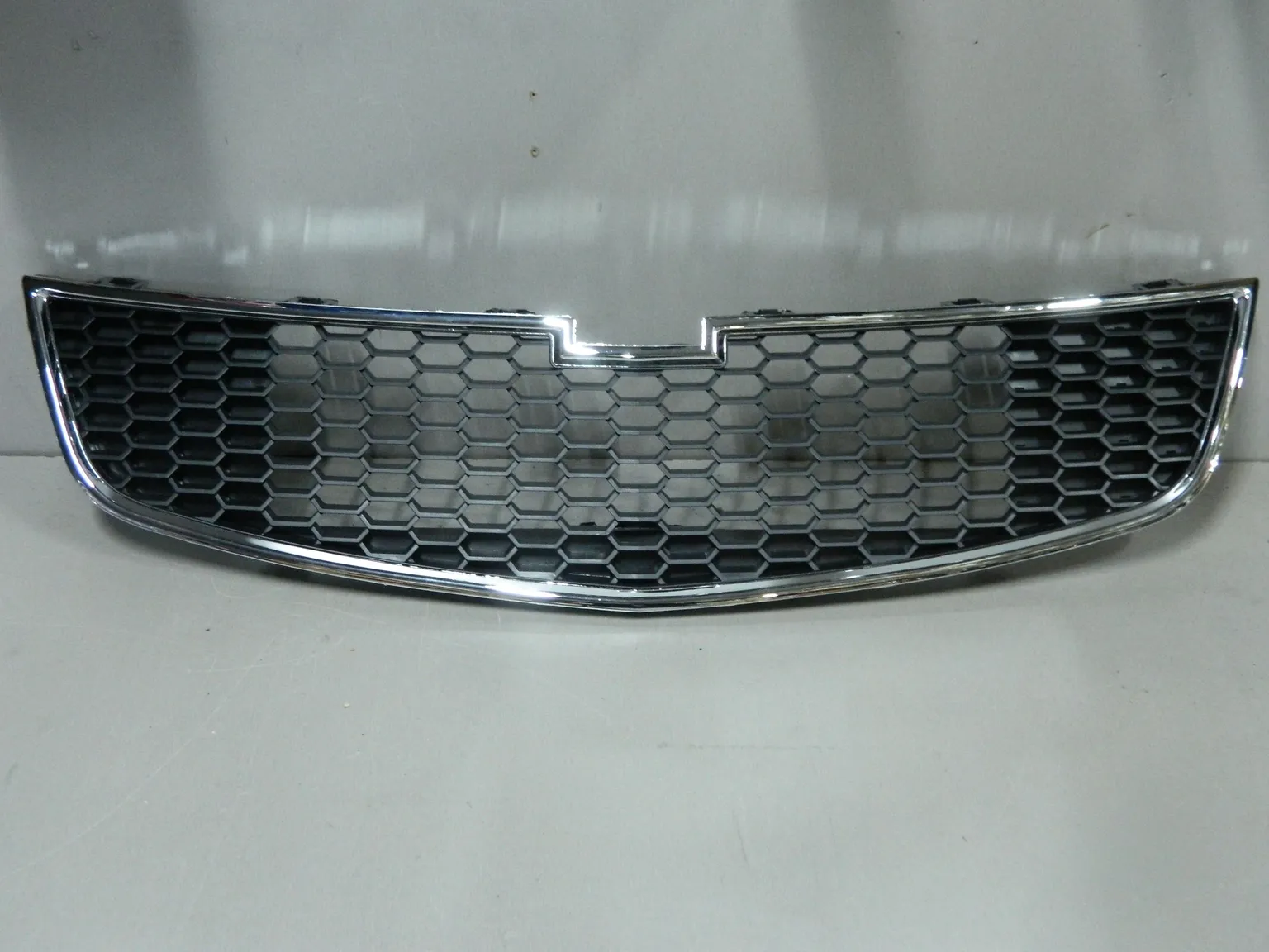 Решетка радиатора JORDEN JH01CRZ09007B CHEVROLET CRUZE 2009- (низ)