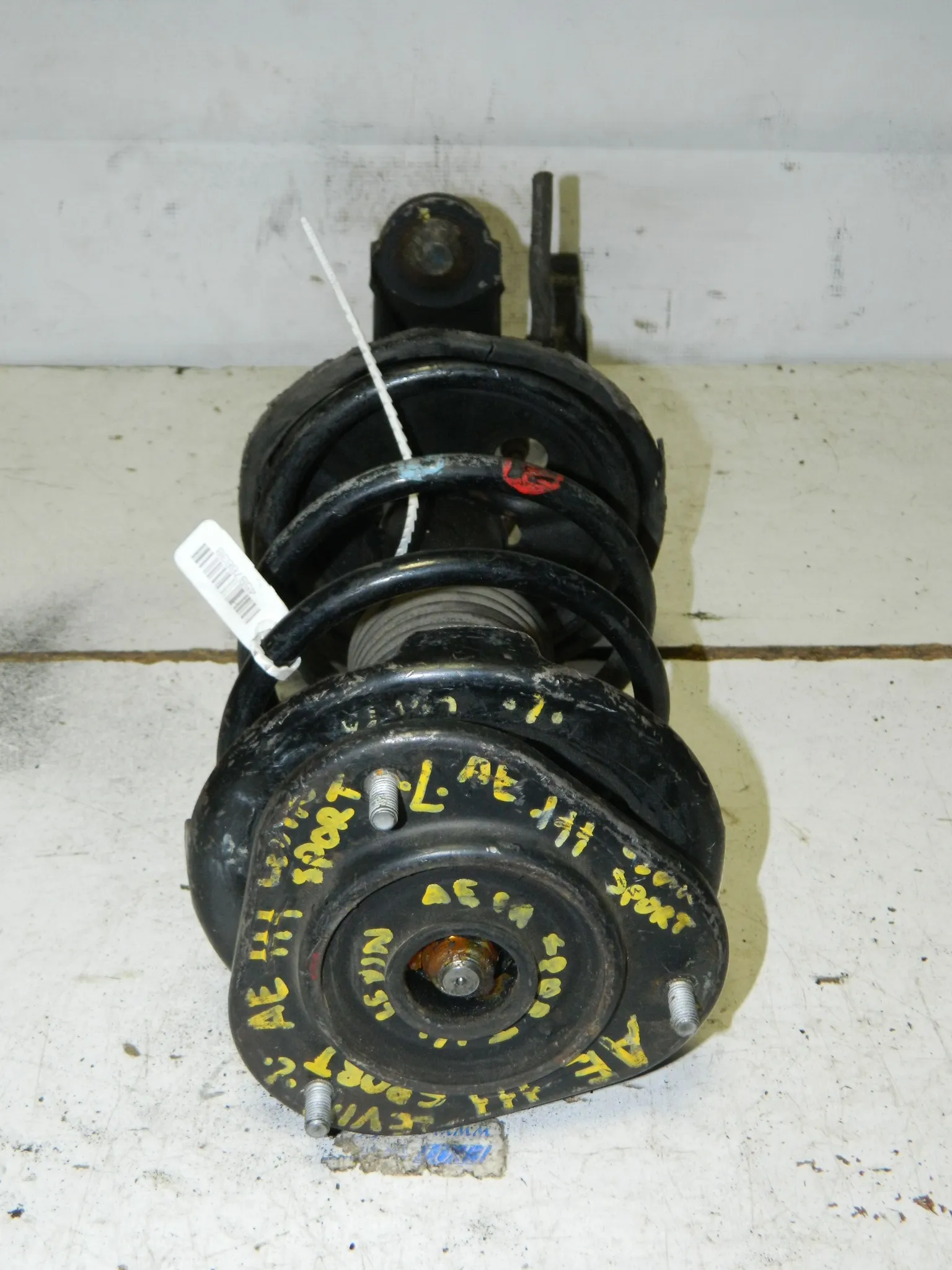 Стойка подвески TOYOTA SPRINTER TRUENO AE111 Перед Лев (Контрактный) 45976638