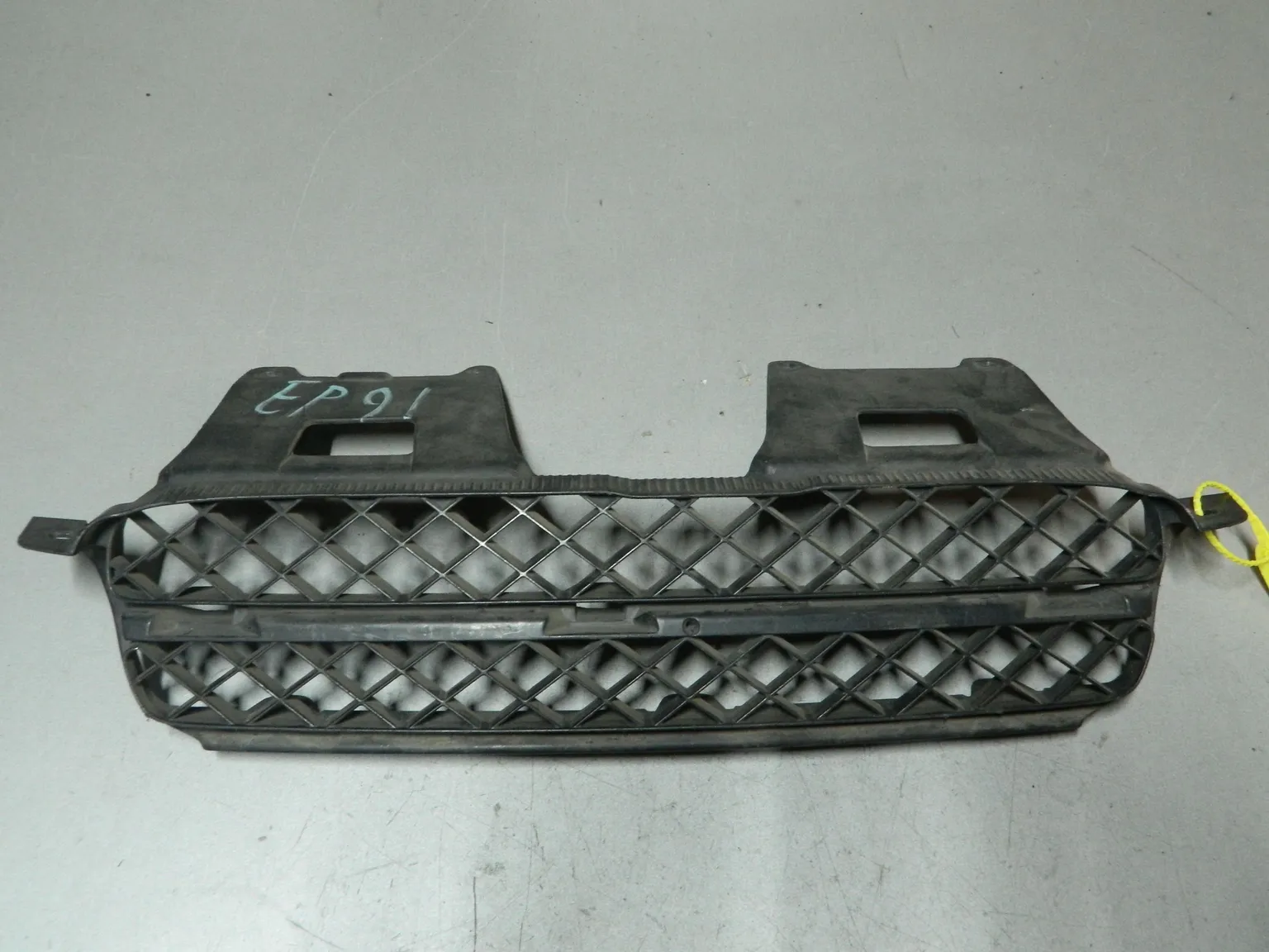 Решетка радиатора TOYOTA STARLET EP91 (Контрактный) 79773554