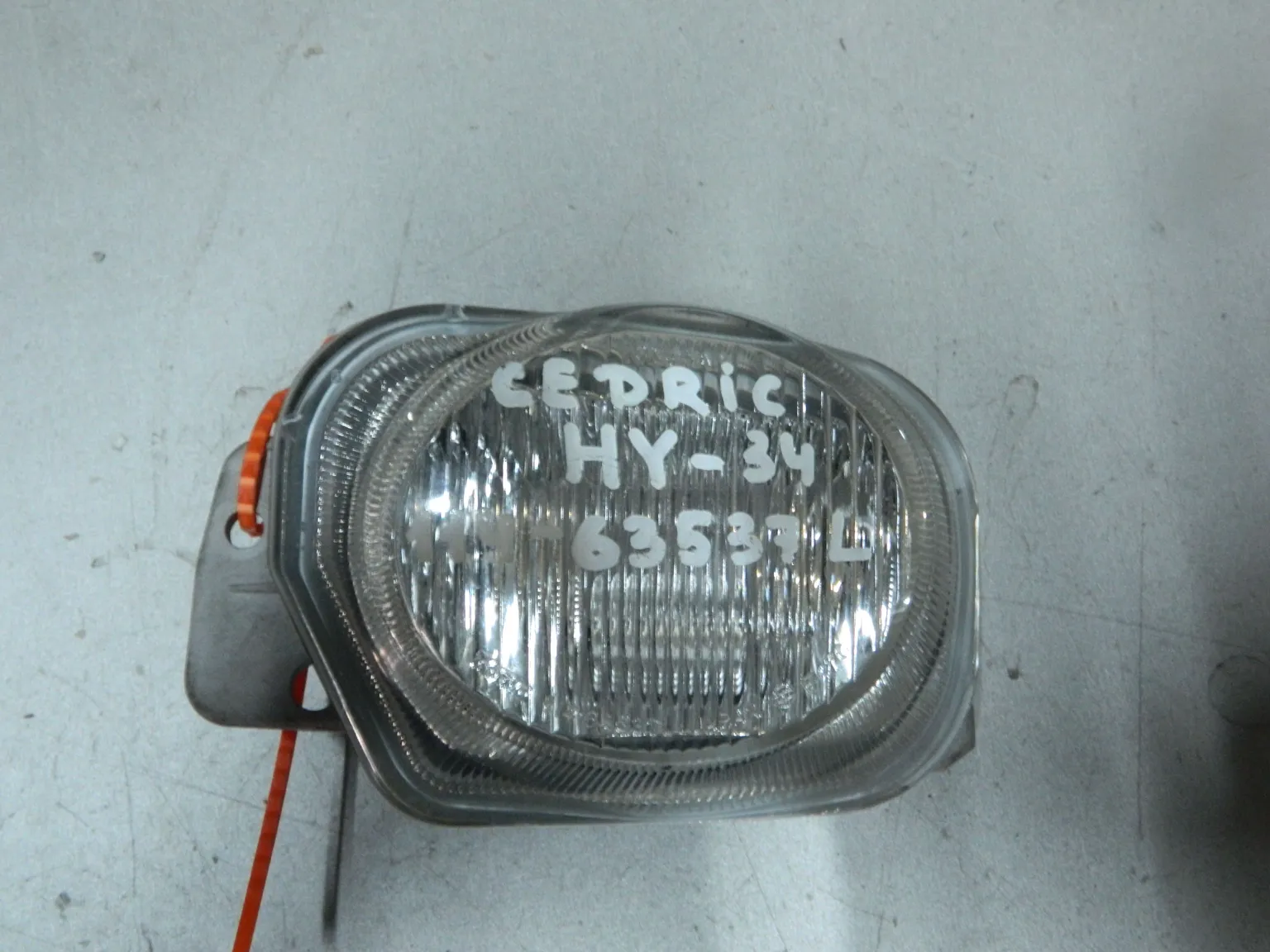 Фара противотуманная NISSAN GLORIA HY34 Перед Лев (Контрактный) 72367100