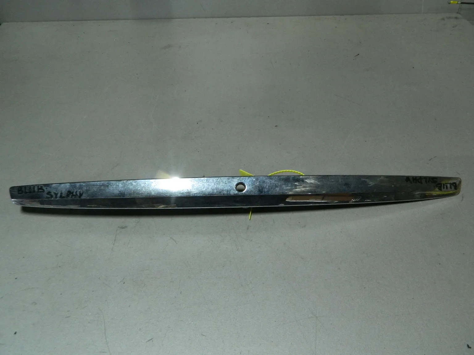 Накладка крышки багажника NISSAN BLUEBIRD SYLPHY FG10 (Контрактный) 79773181