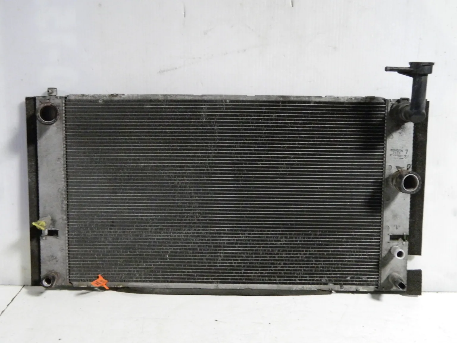 Радиатор ДВС TOYOTA PRIUS NHW20 (Контрактный) 65243929
