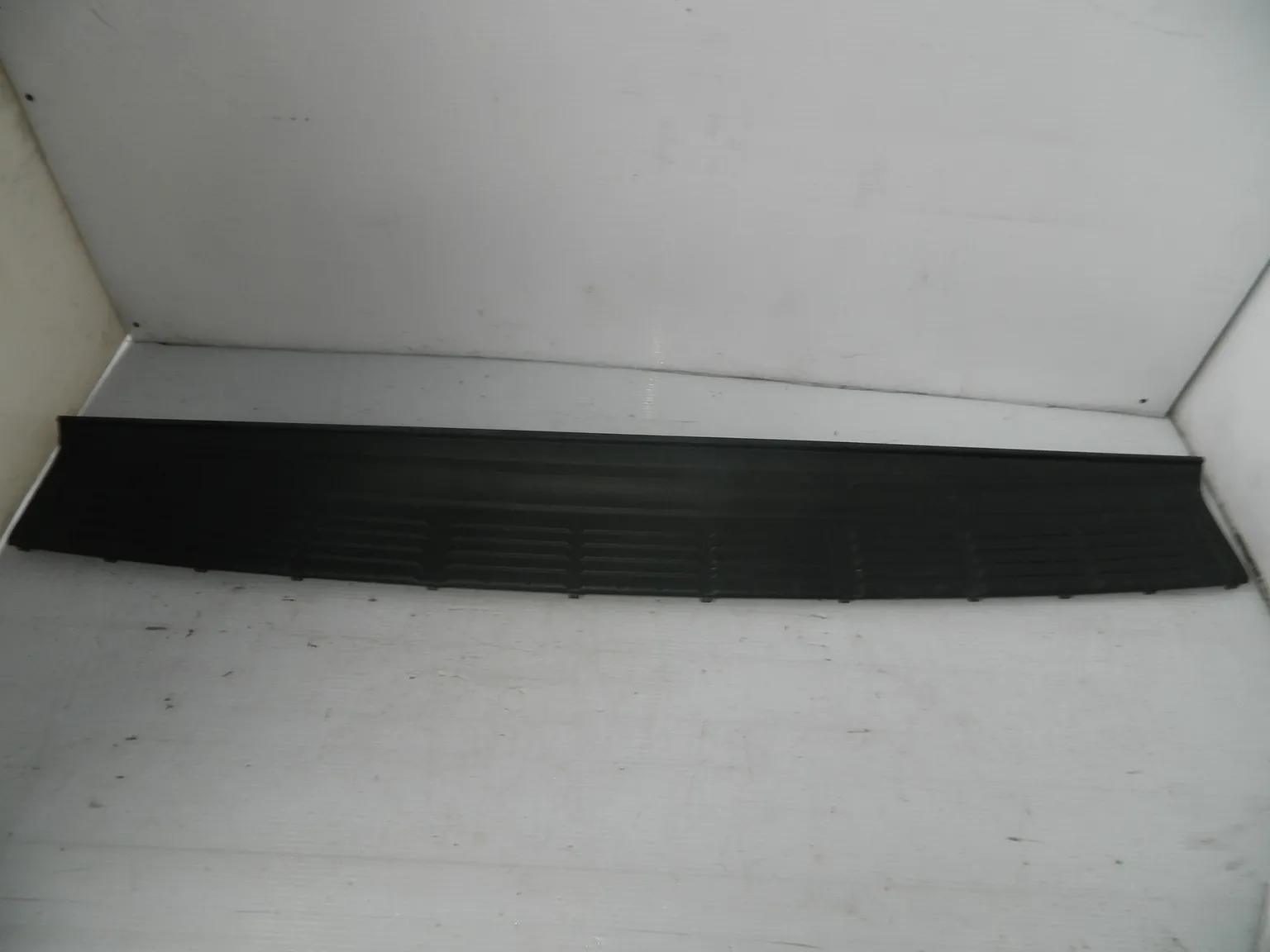 Накладка бампера TOYOTA LAND CRUISER UZJ200 Задн (Б/У)