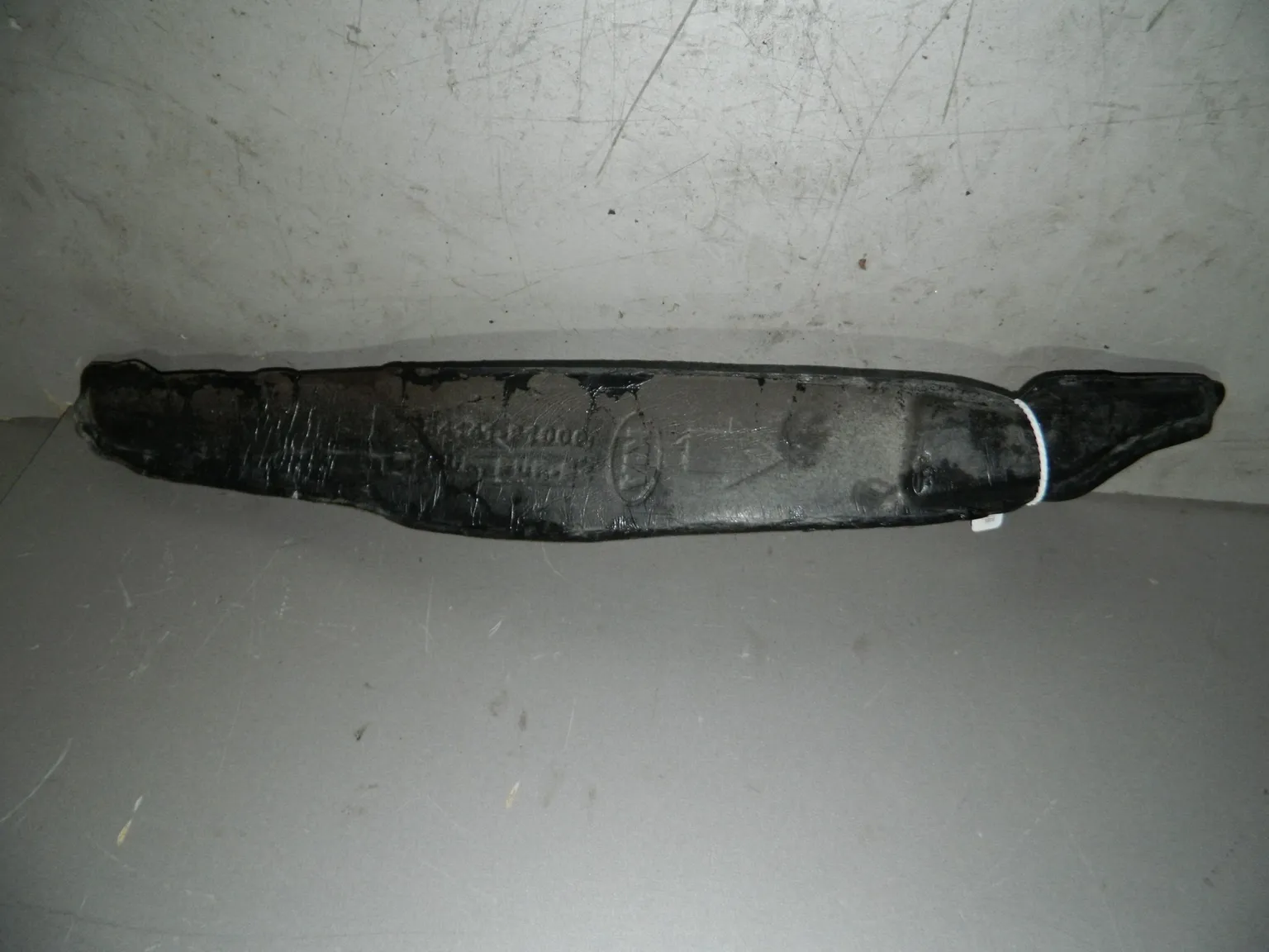 Уплотнитель крыла Kia Sportage QL Перед. Лев (Б/У)