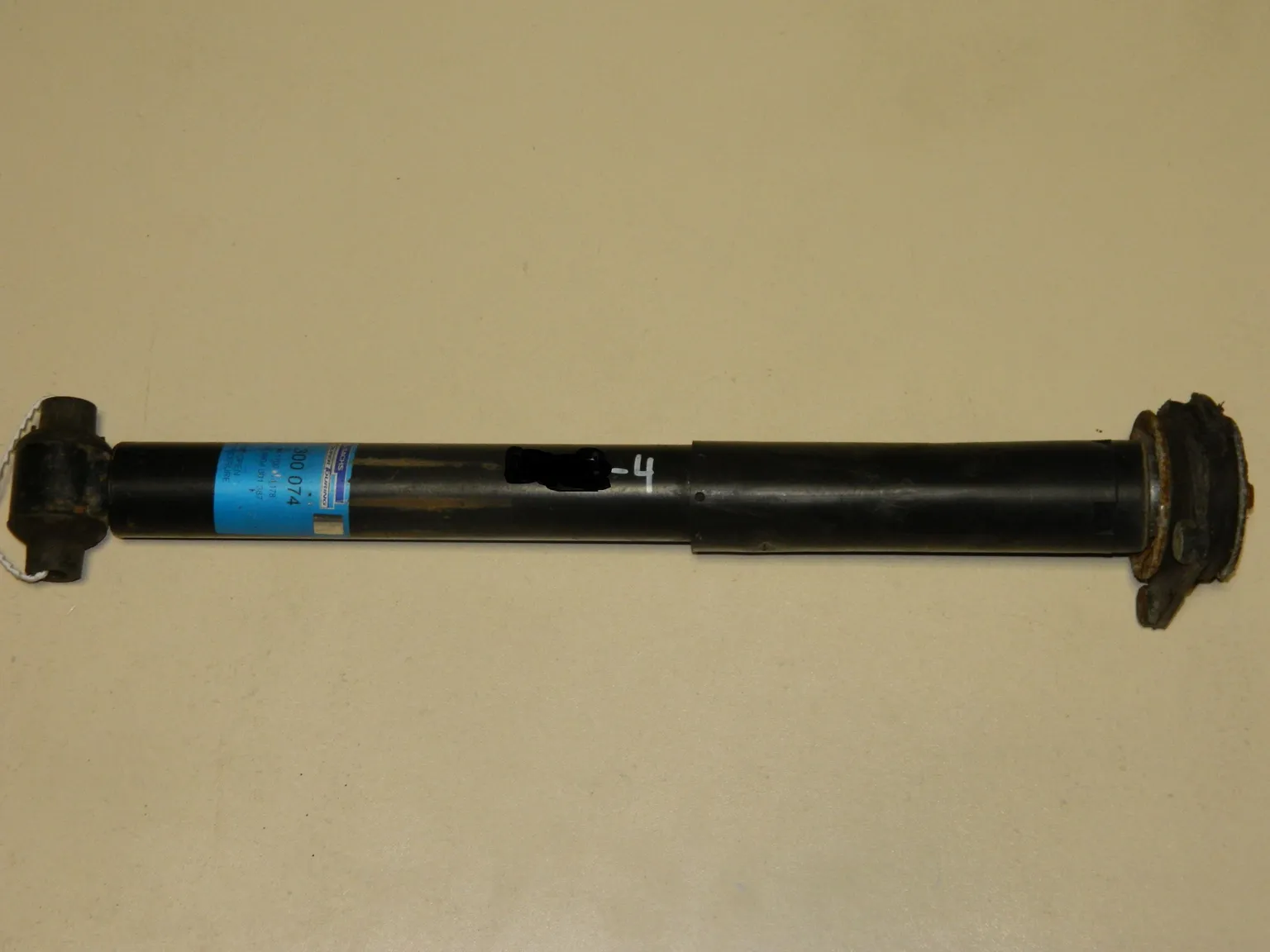 Амортизатор VOLVO S60 Зад (Контрактный)