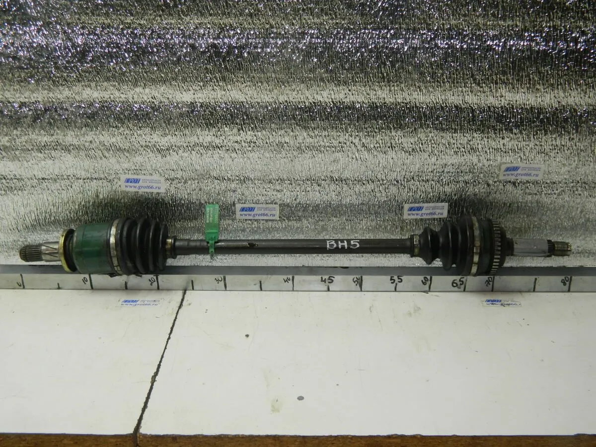 Привод SUBARU LEGACY BH5 EJ20 Зад Лев (Контрактный) D9996033