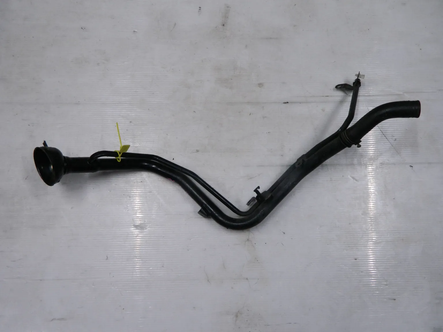 Горловина топливного бака NISSAN X-TRAIL T32 (Контракный) 94603798