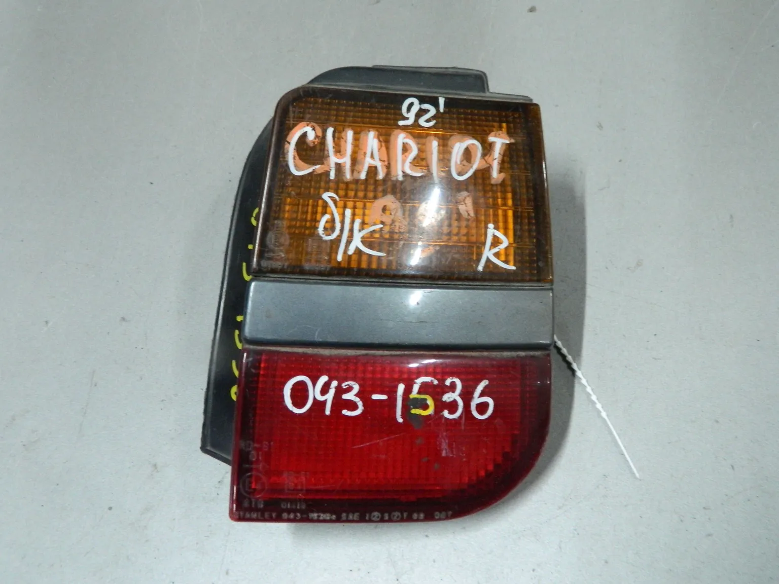 Фонарь MITSUBISHI CHARIOT N48W Зад Прав (Контрактный) 68000093