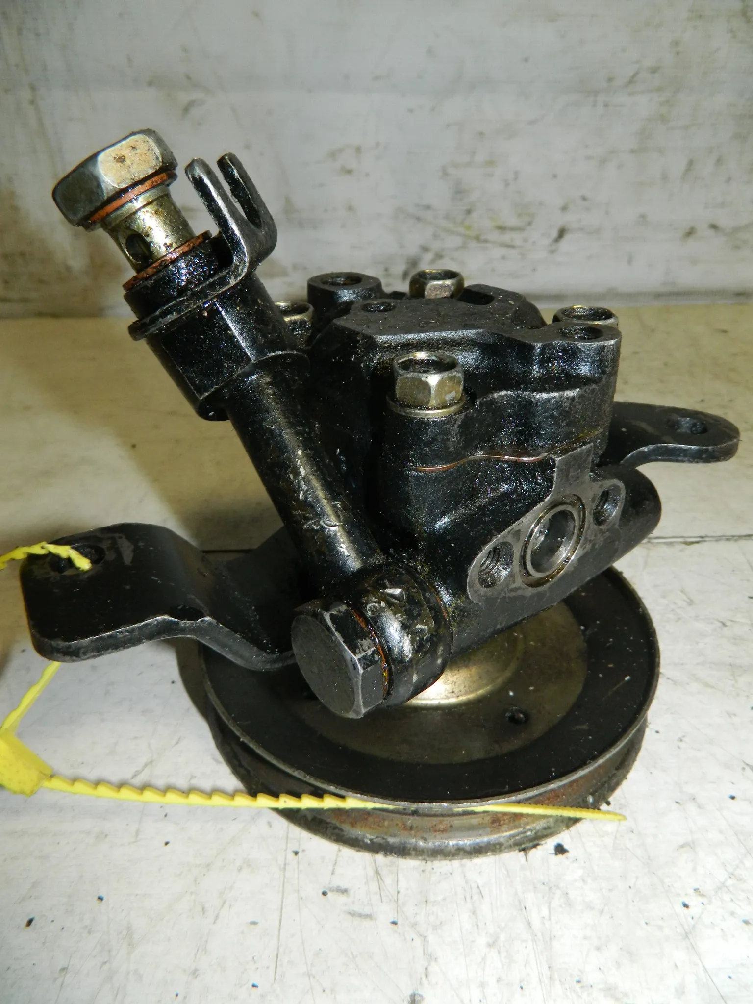 Гидроусилитель руля NISSAN TD27ETi (Контрактный) 79768413