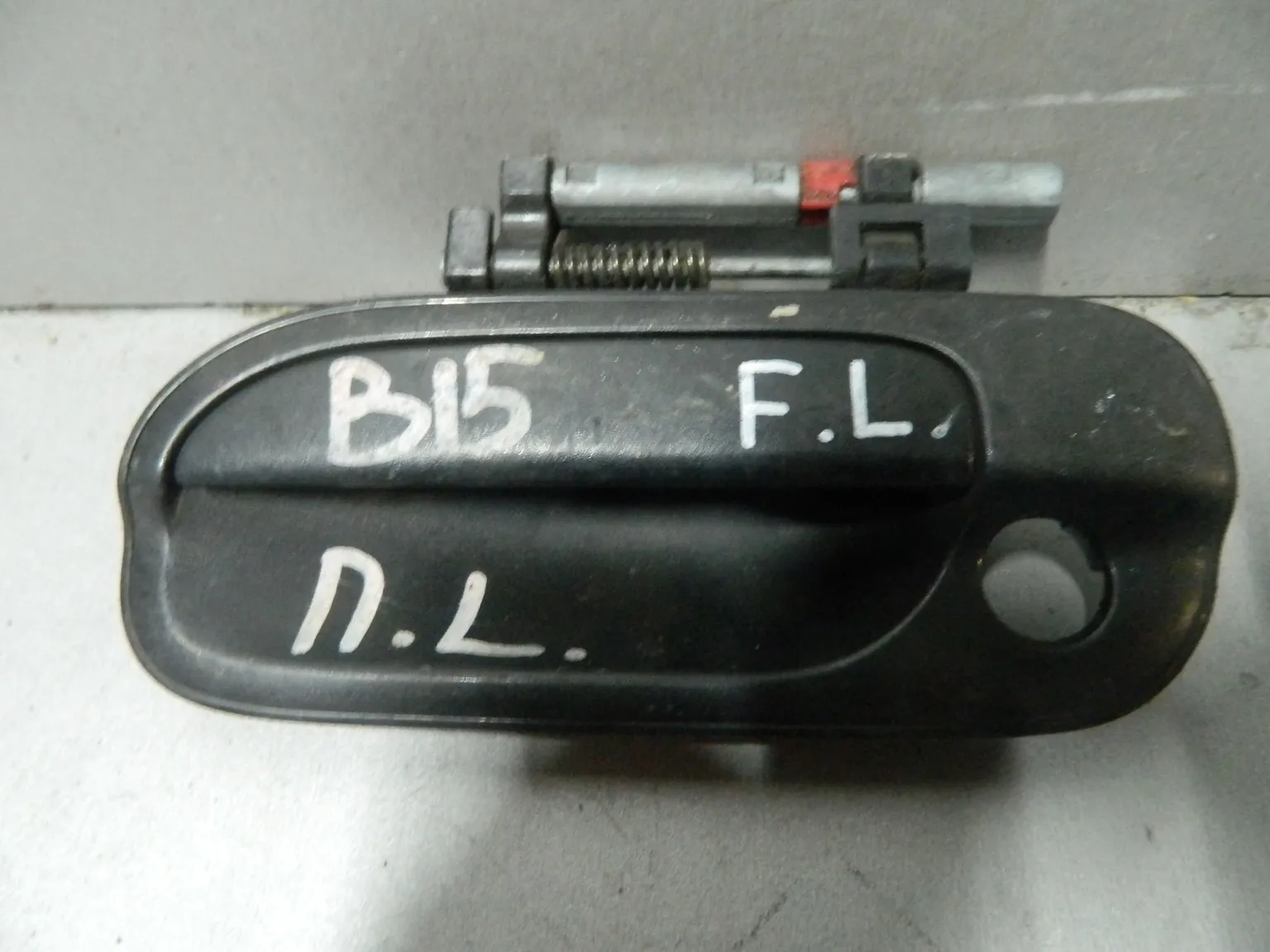 Ручка двери наружная NISSAN SUNNY FB15 Перед Лев (Контрактный) 81539840