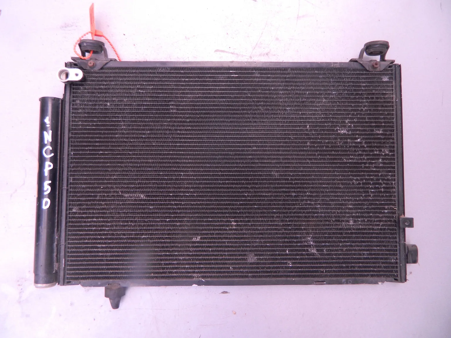 Радиатор кондиционера TOYOTA PROBOX NCP50 (Контрактный) 72367828 8845052080