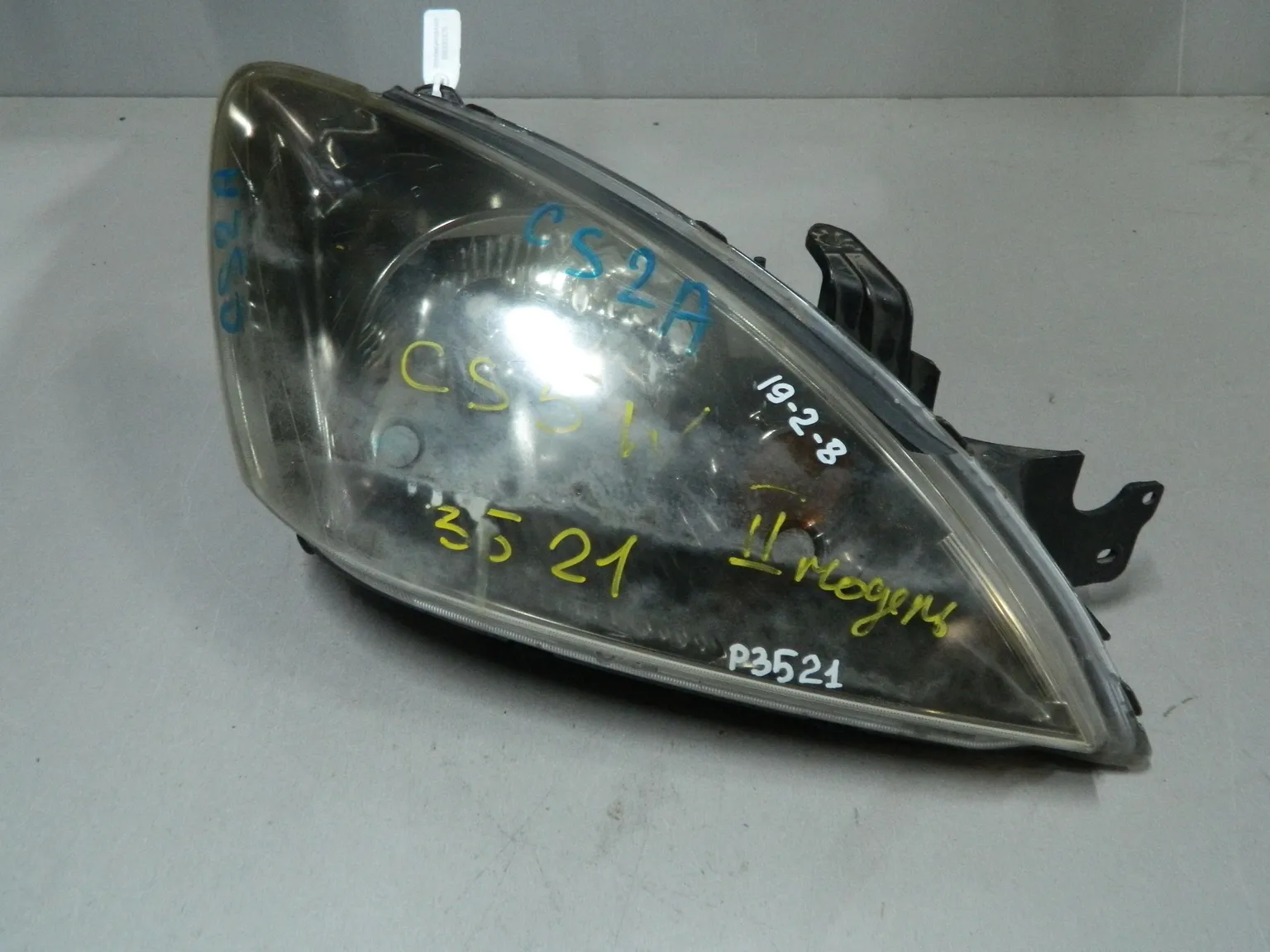 Фара MITSUBISHI LANCER CS5W Перед Прав 3521 (Контрактный) 68000375