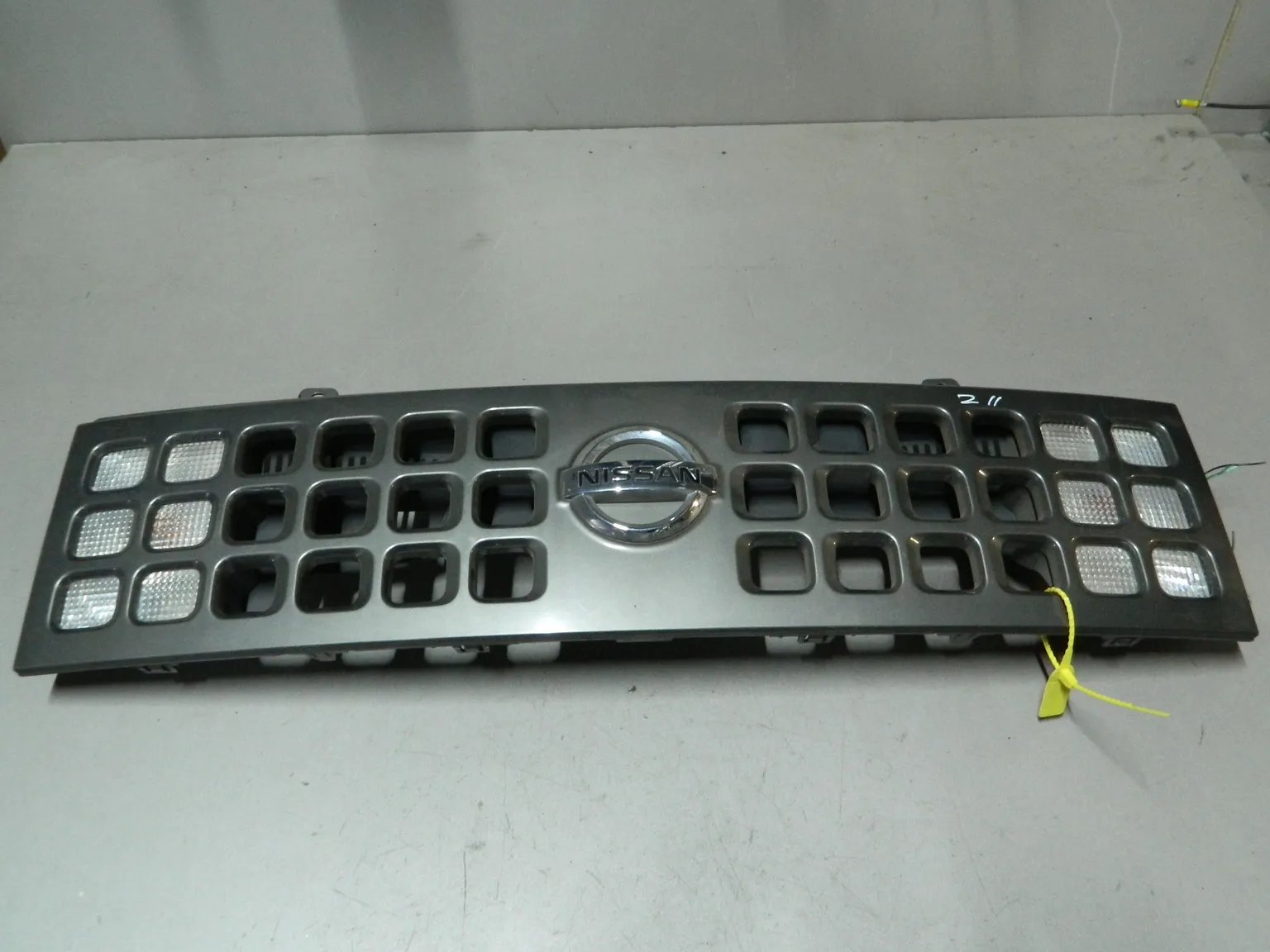 Решетка радиатора NISSAN CUBE Z11 (Контрактный) 79773164