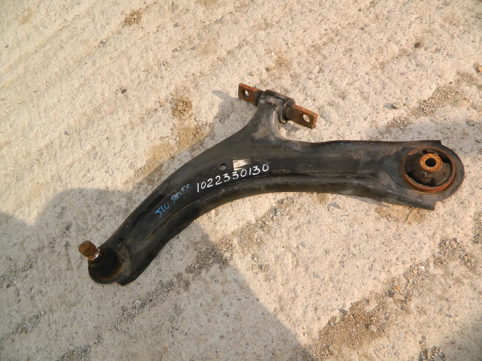 Рычаг подвески NISSAN QASHQAI J10 Перед Лев (Контрактный) 1022330130 54501JG000