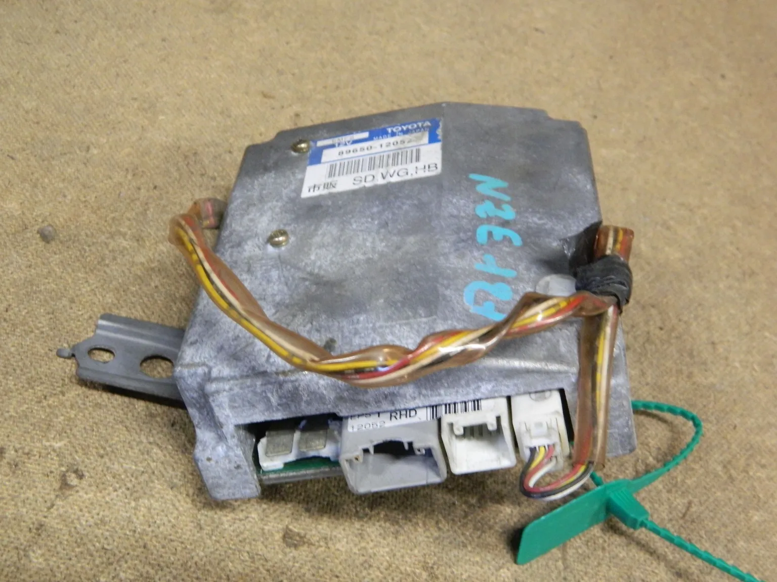 Блок управления рулевой рейкой TOYOTA COROLLA NZE120 (Контрактный) 79590384