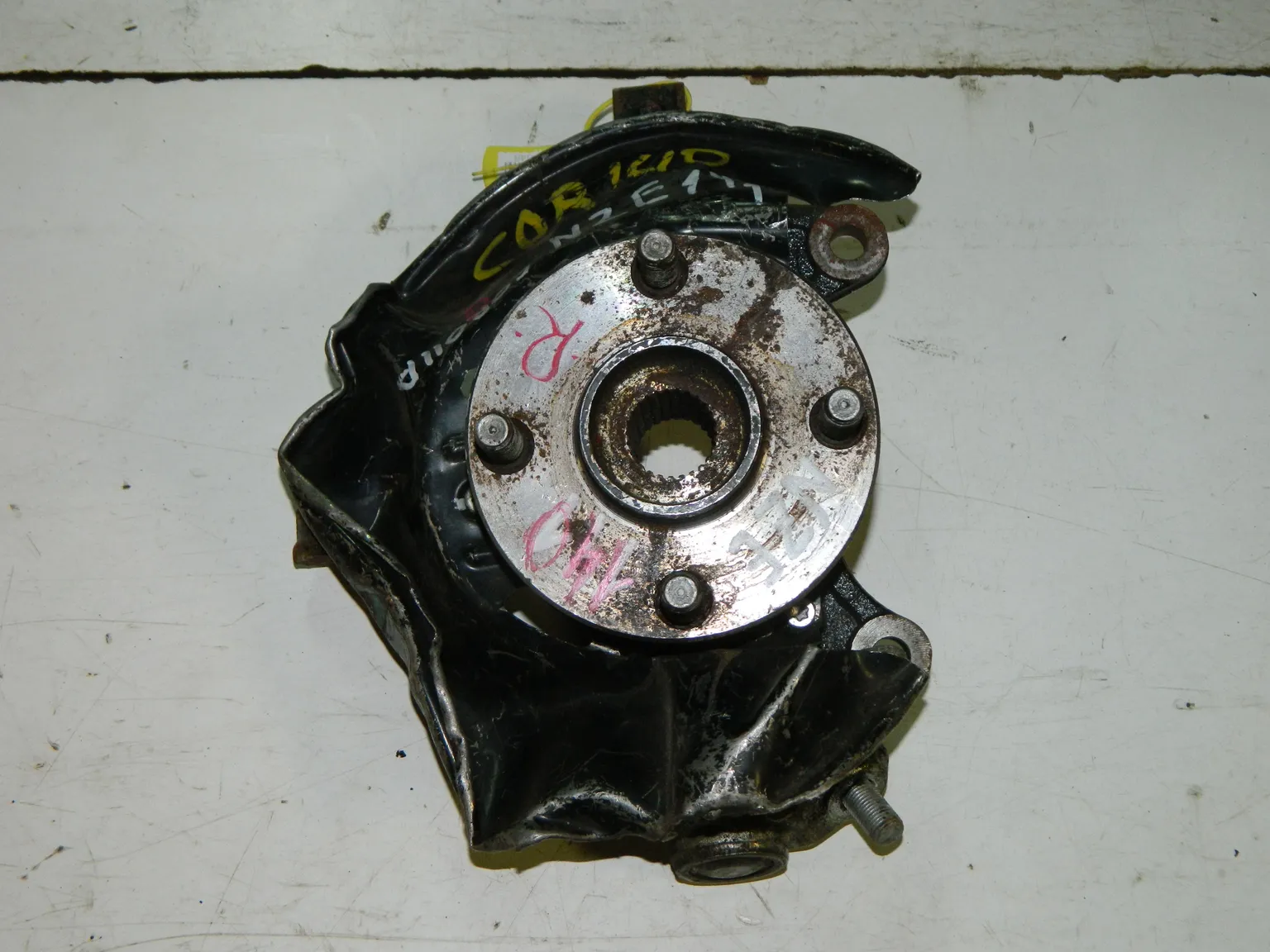 Ступица TOYOTA COROLLA AXIO NZE141 Перед Прав (Контрaктный) 40951048