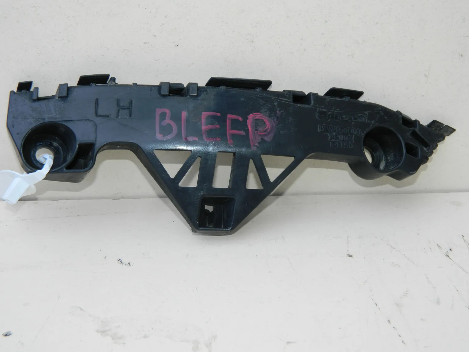 Крепление бампера MAZDA AXELA BLEFP Перед Лев (Контрактный) 45993243