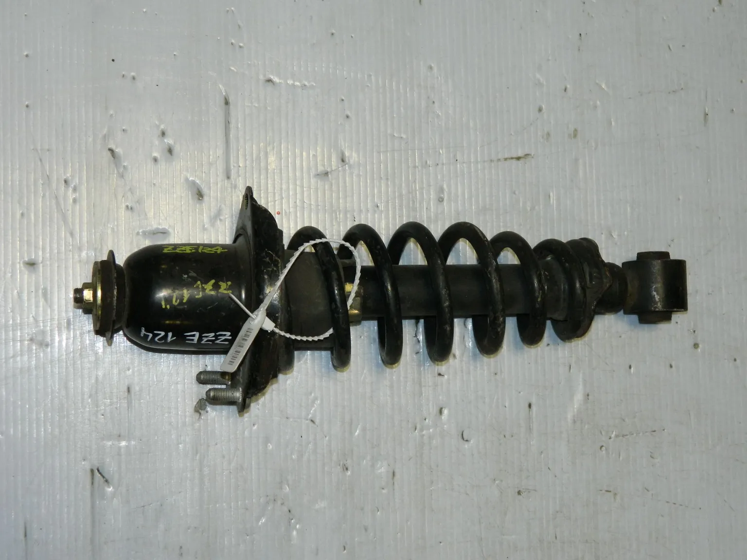 Стойка подвески TOYOTA COROLLA ZZE124 Зад (Контрактный) 45989281