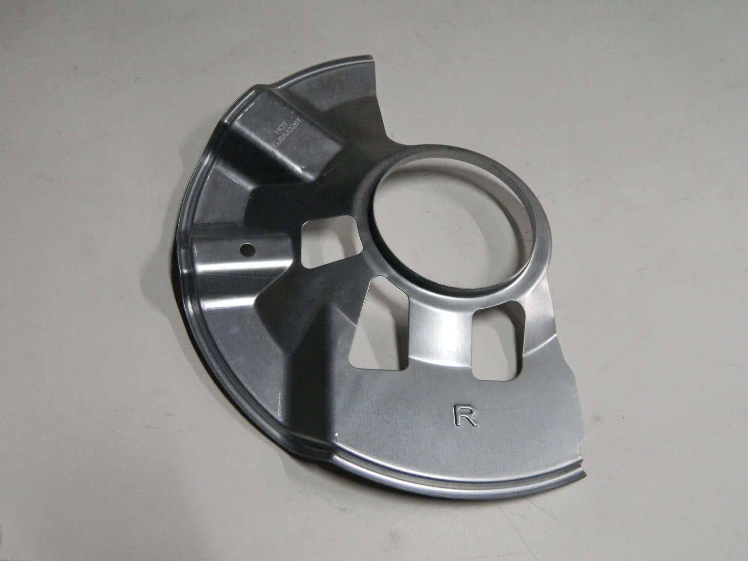 Кожух тормозного диска GENERAL PARTS GJ6A33261 MAZDA ATENZA GG3P / GG3S / GGEP / MAZDA6 GG / GY FR