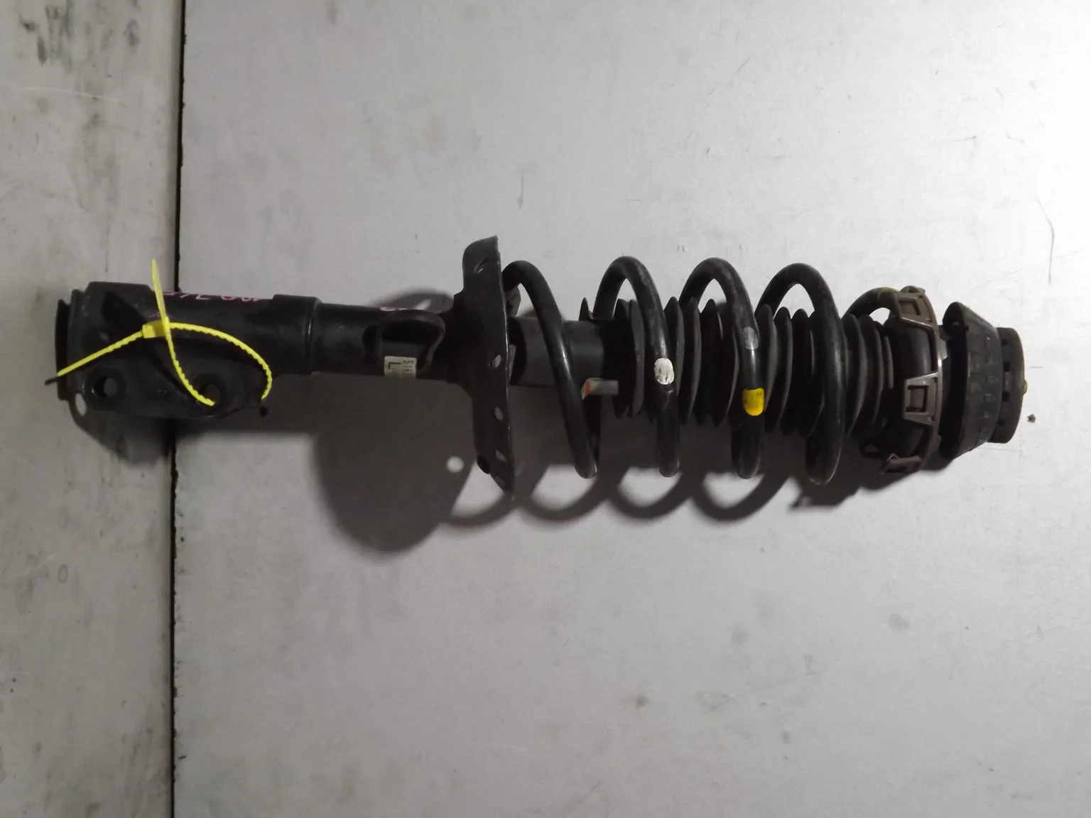 Стойка подвески HONDA FREED GB3 Перед Лев (Контрактный) 94603583