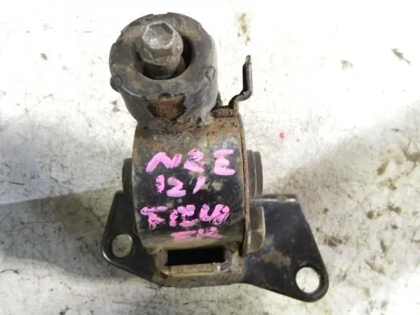 Подушка двигателя TOYOTA COROLLA NZE121 1NZ Лев (Контрактный)