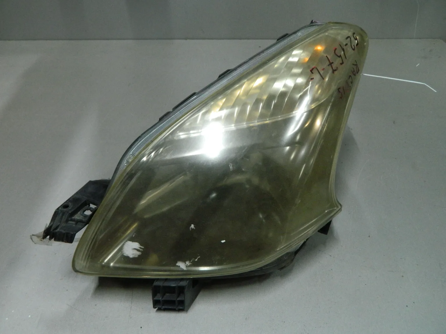 Фара TOYOTA RACTIS NCP100 Перед Лев 52157 (Контрактный) 03344576