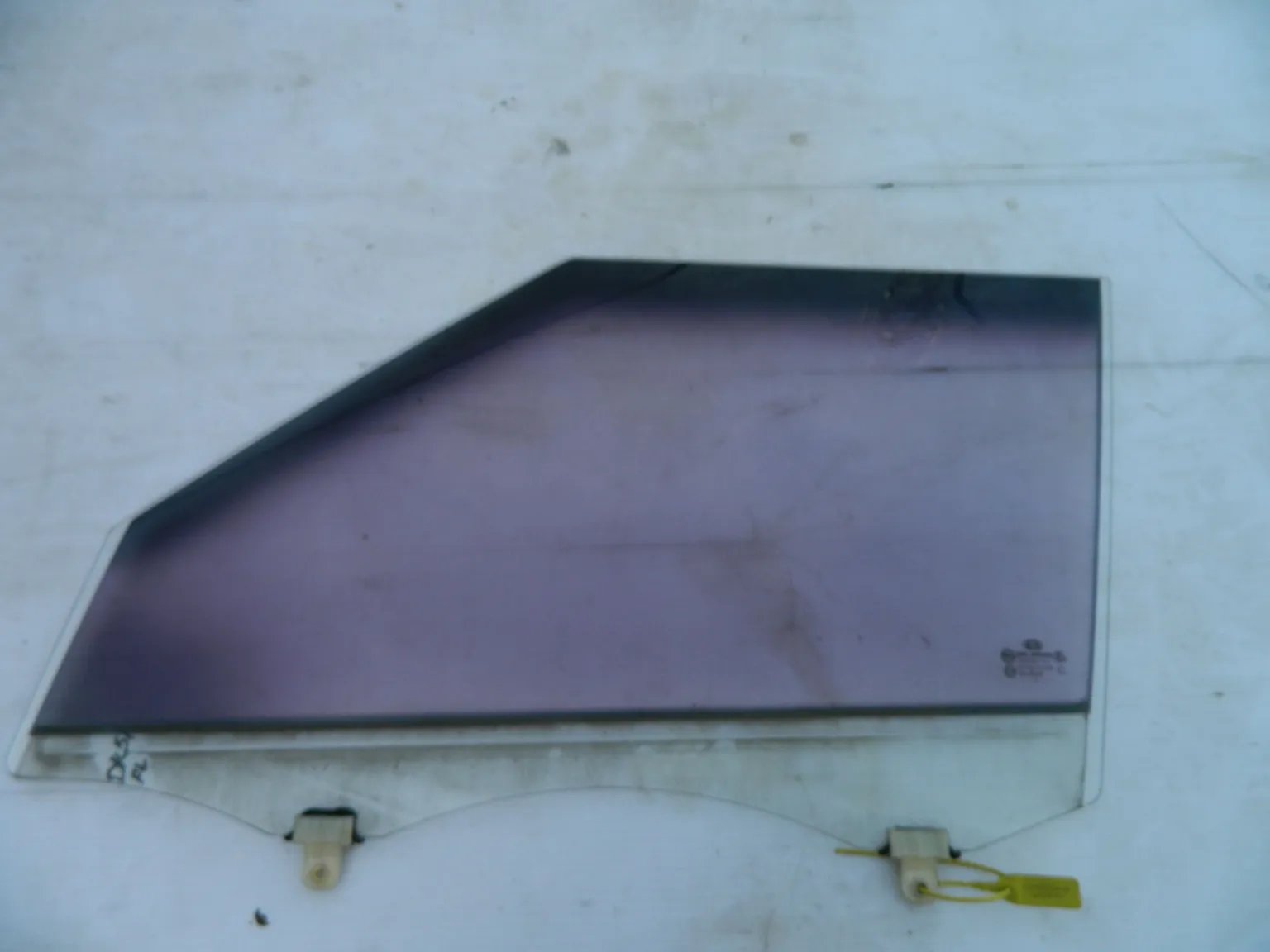 Стекло двери KIA SOUL AM 2008-2014 Перед Лев (Контрактный) 94584001