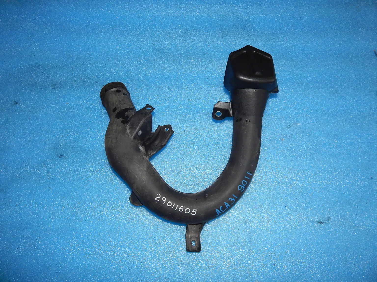 Патрубок воздушный TOYOTA RAV4 ACA31 (Контрактный) 29011605