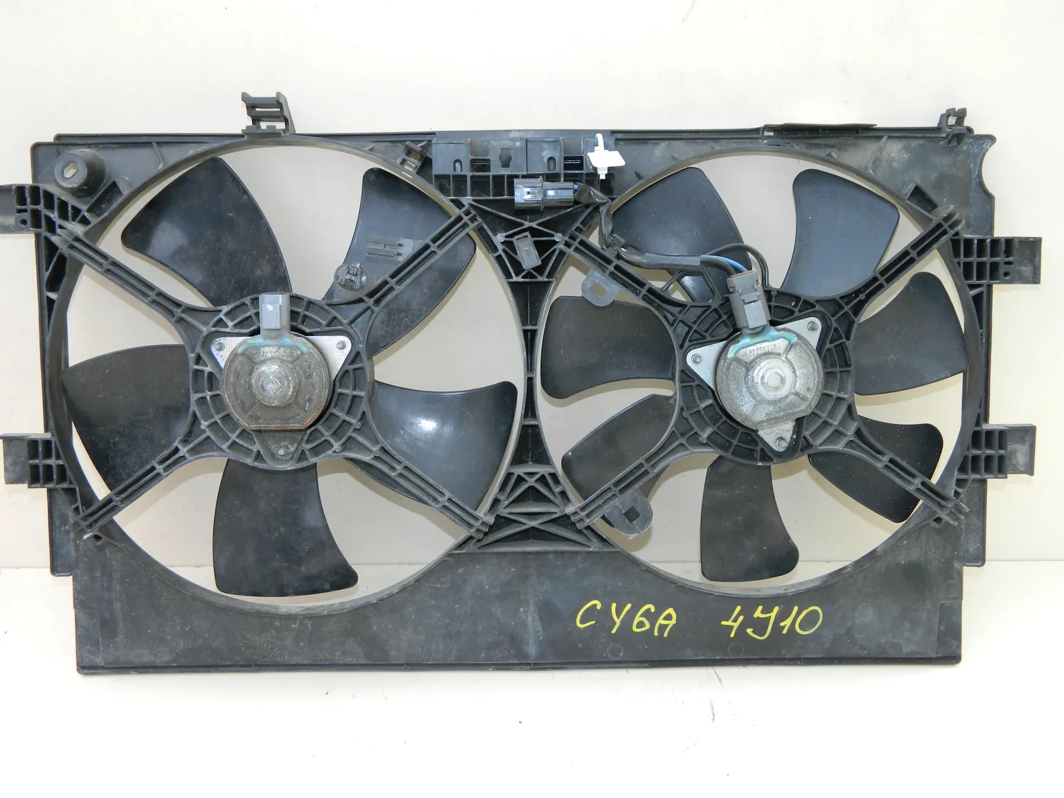 Диффузор радиатора MITSUBISHI LANCER X CY6A 4J10 (Контрактный) 45993409