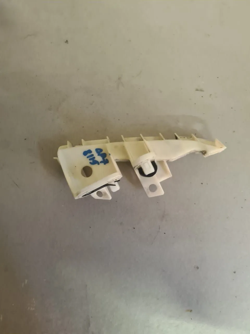 Крепление бампера SUBARU XV GP7 Зад Прав (контрактный) 1042630031