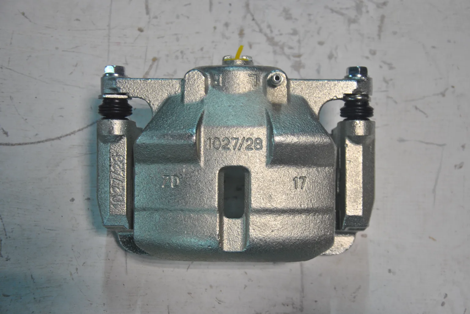 Суппорт тормозной GENERAL PARTS 410114BA0A NISSAN X-TRAIL T32 Перед Лев