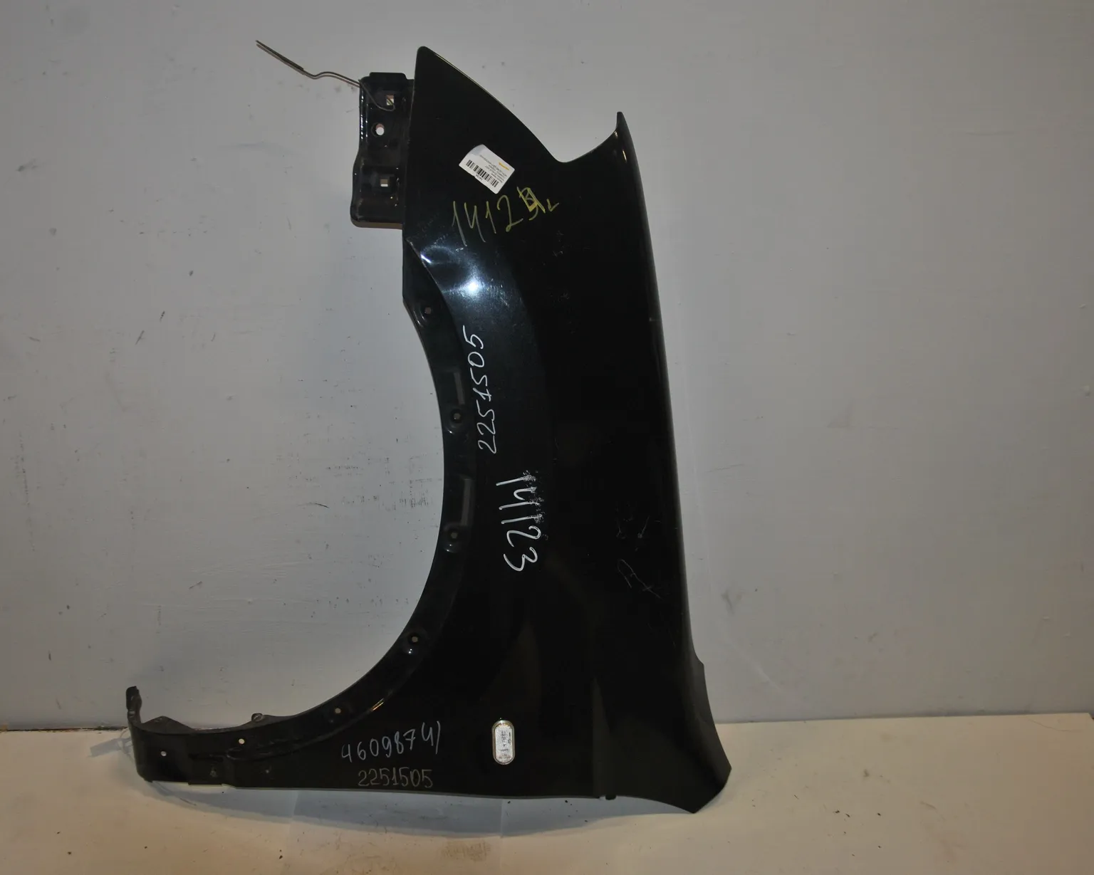 Крыло NISSAN DUALIS J10 Перед Лев (Контрактный) 46098741