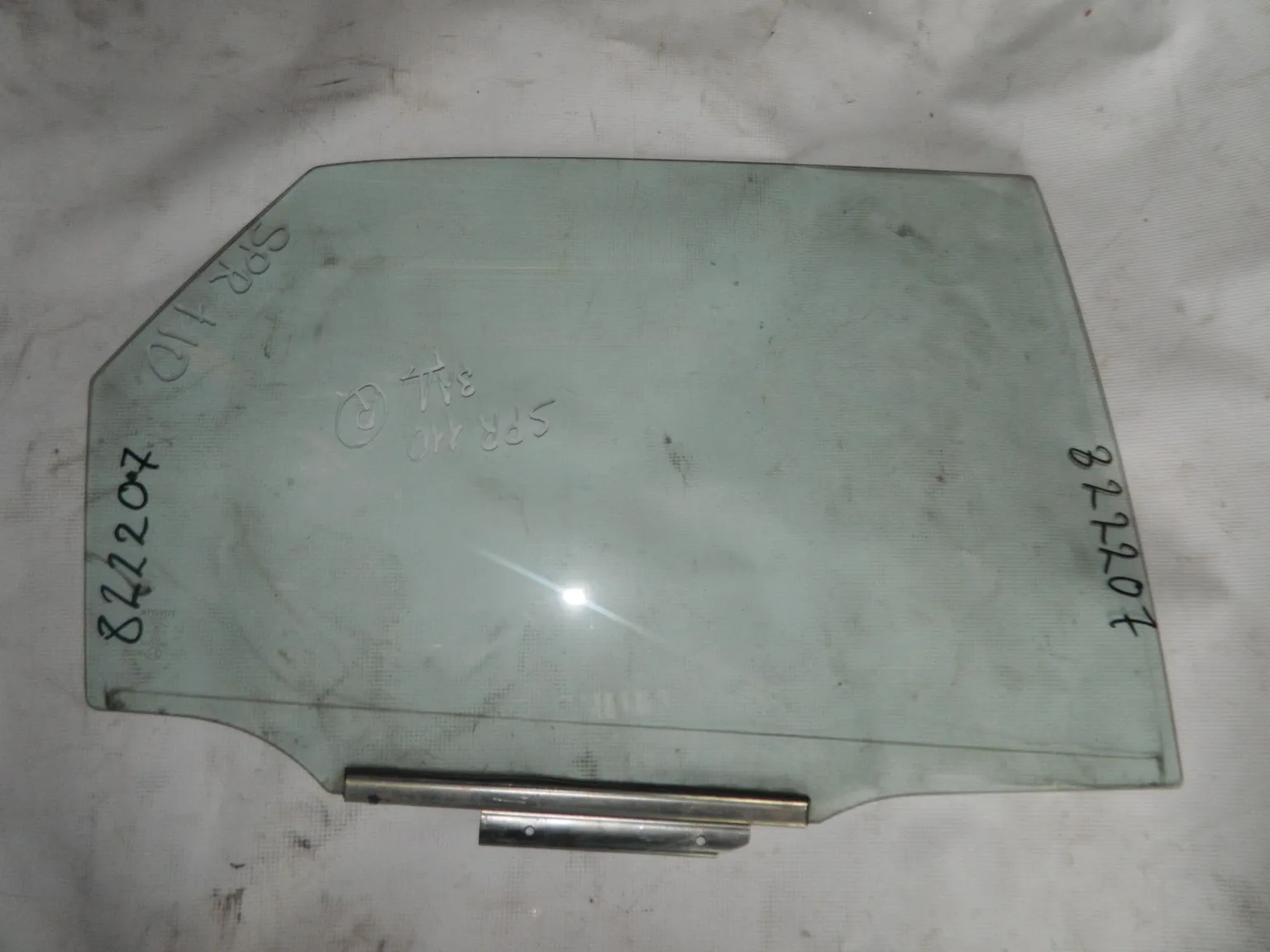Стекло двери TOYOTA SPRINTER 110 Задн. Прав (Контрактный) 822207