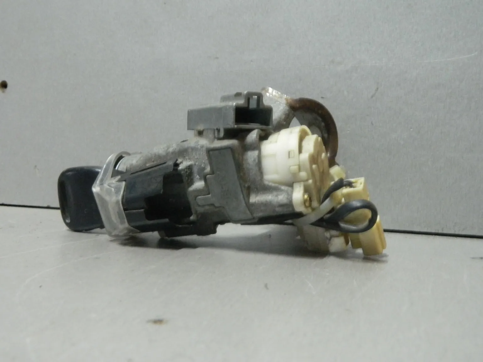 Замок зажигания TOYOTA ALLION AZT240 (Контрактный) 81532309