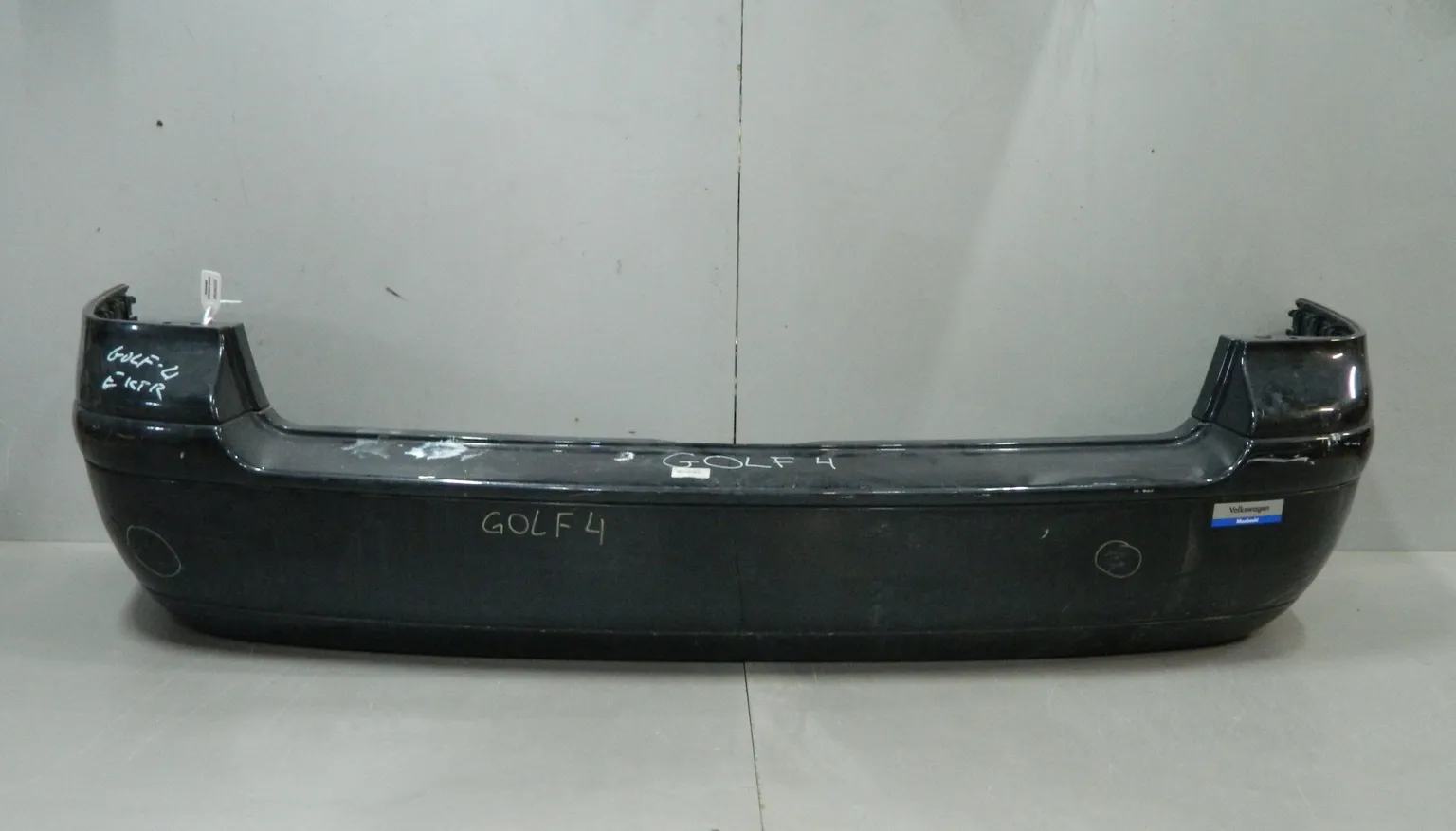Бампер задний VOLKSWAGEN GOLF 1J (Контрактный) 46098323