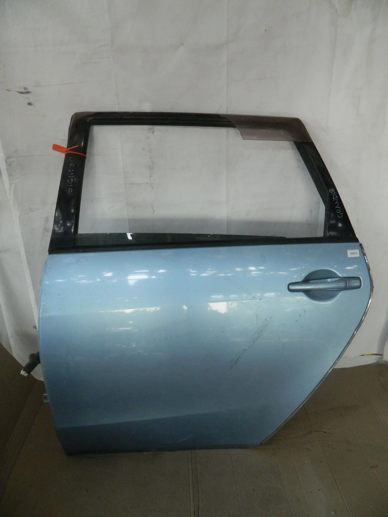 Дверь MITSUBISHI GRANDIS NA4W Зад Лев (Контрактный) 65243153 MN150855