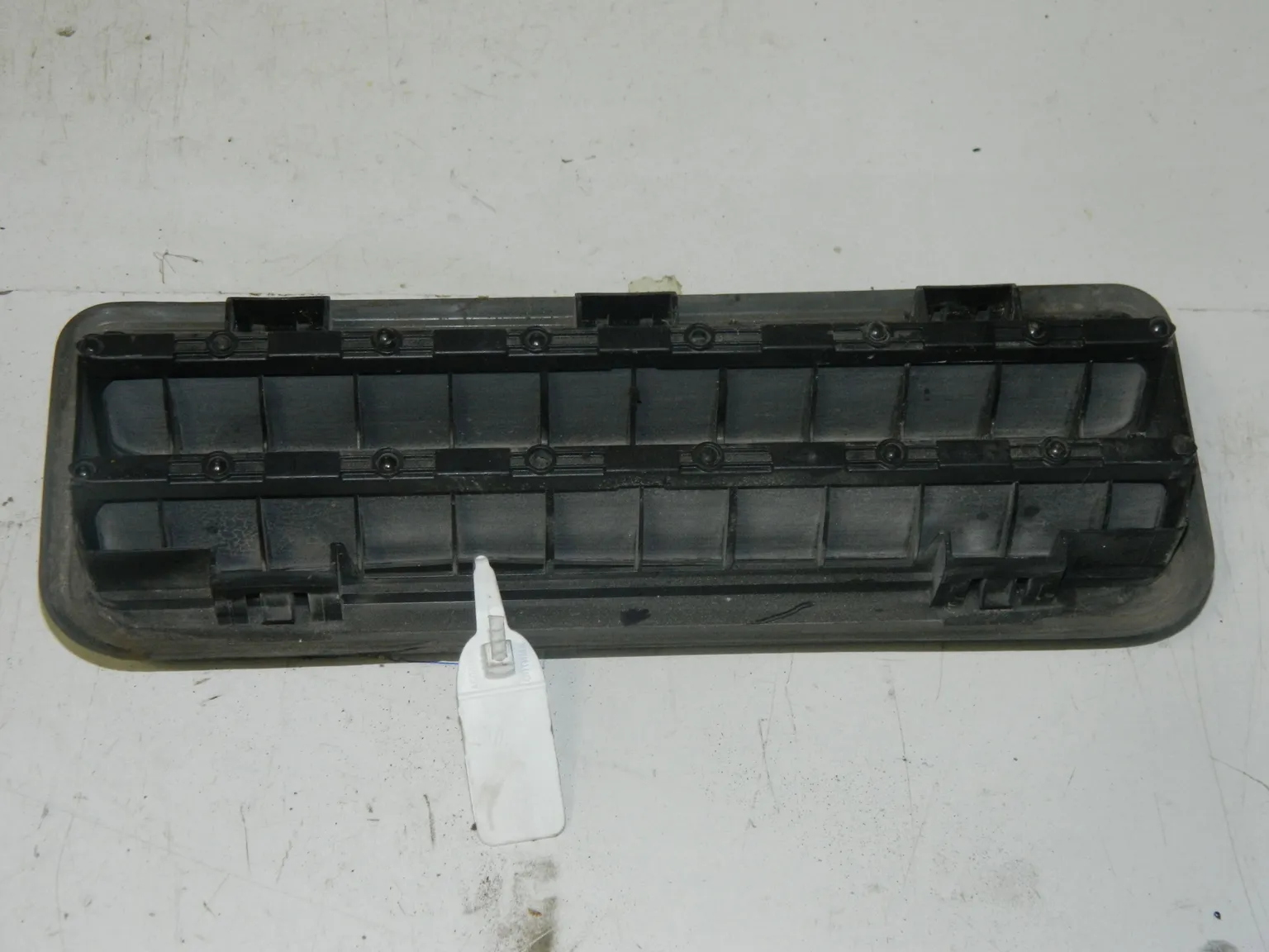 Решетка вентиляционная HYUNDAI EQUUS VI G6DA 2013-2015 Лев (Б/У) 35017856