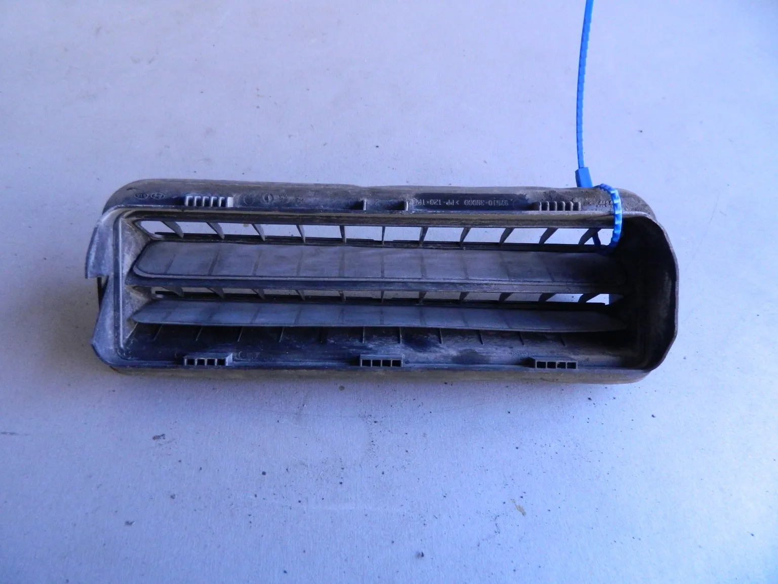 Решетка вентиляционная HYUNDAI EQUUS VI G6DA 2013-2015 (Б/У) 69838244