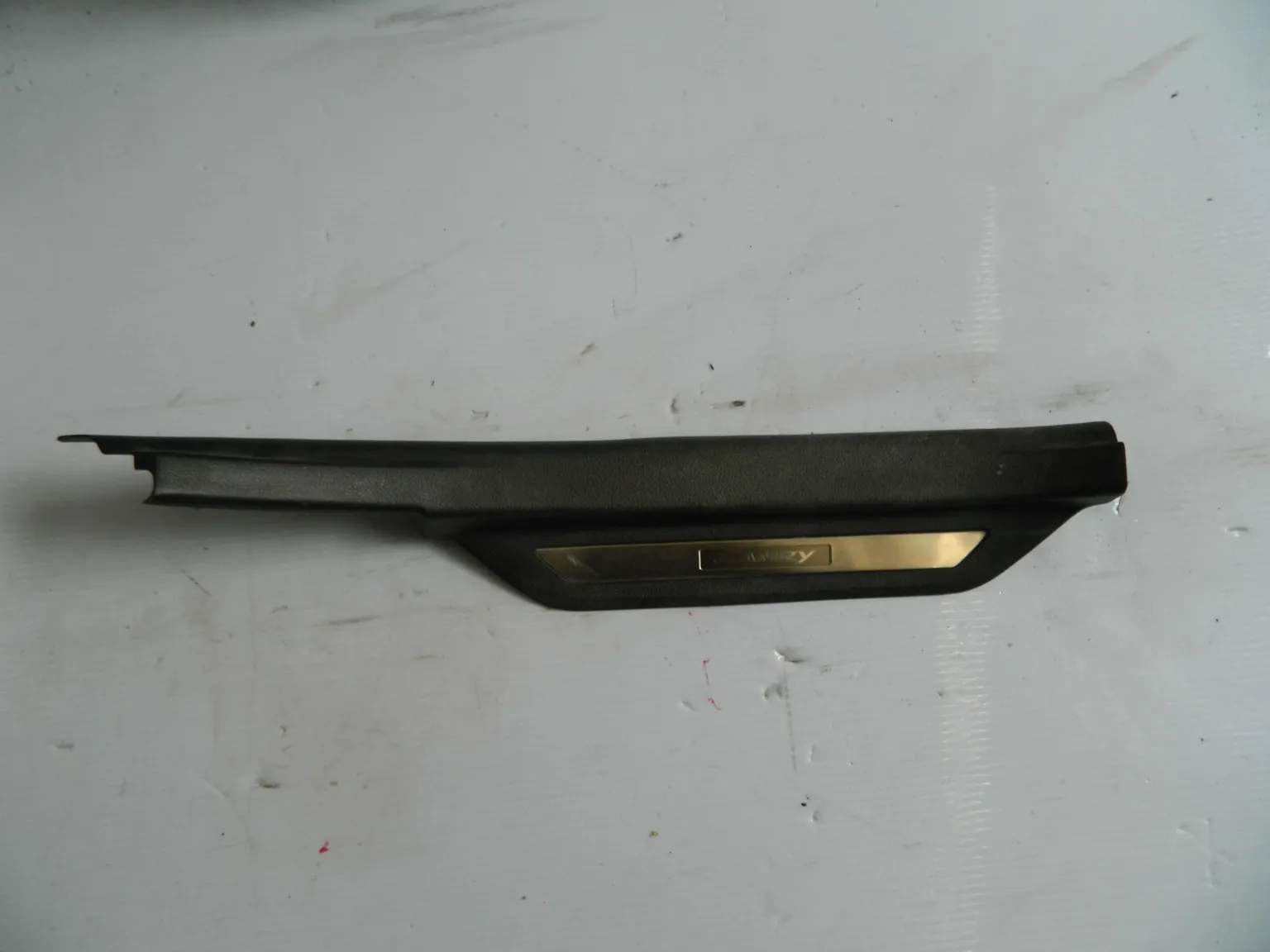 Накладка на порог TOYOTA CAMRY ACV40 Зад Прав (Контрактный) 6791733070B0