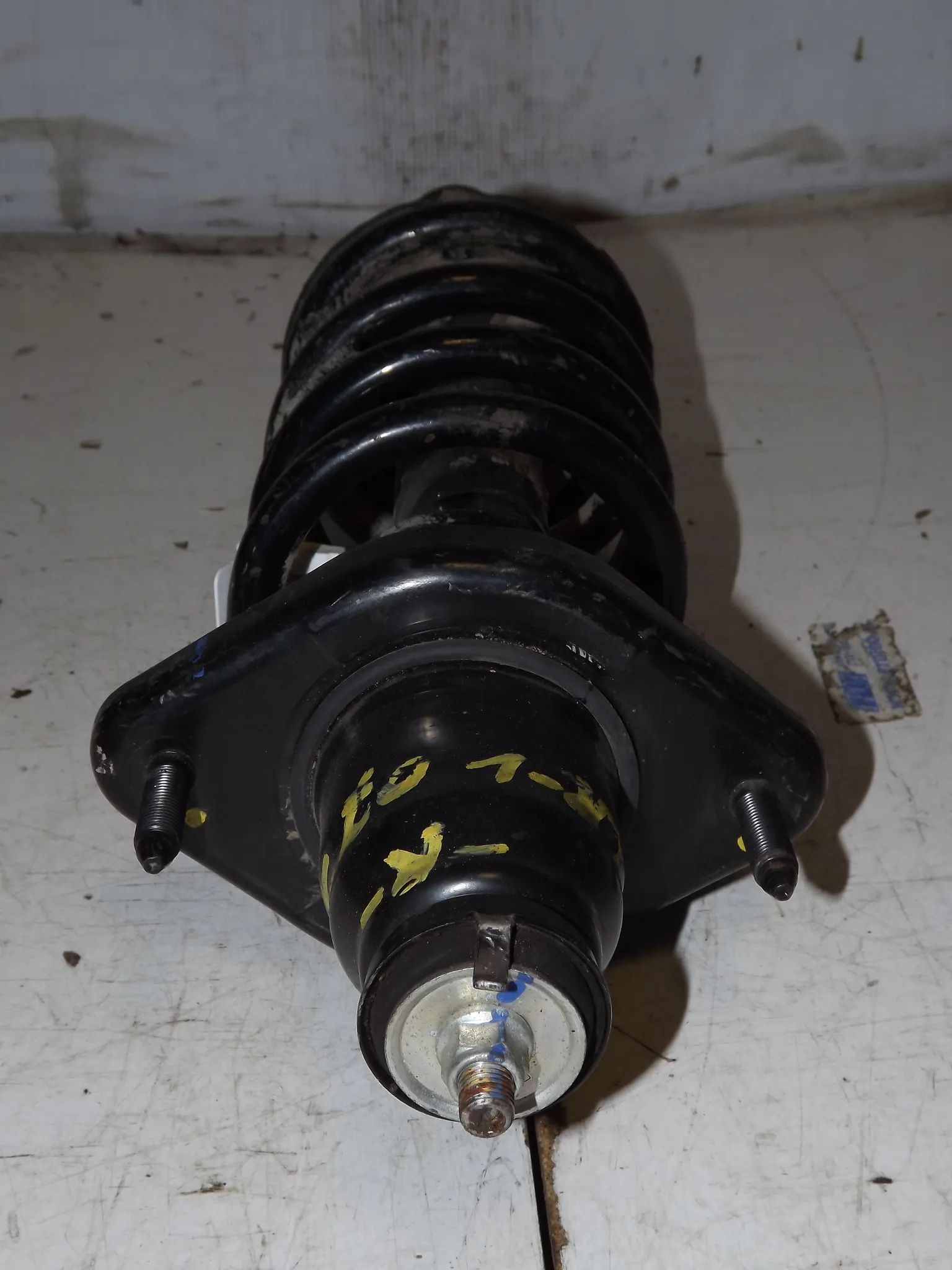 Стойка подвески HONDA CR-V RE4 Задн (Контрактный) 35023183