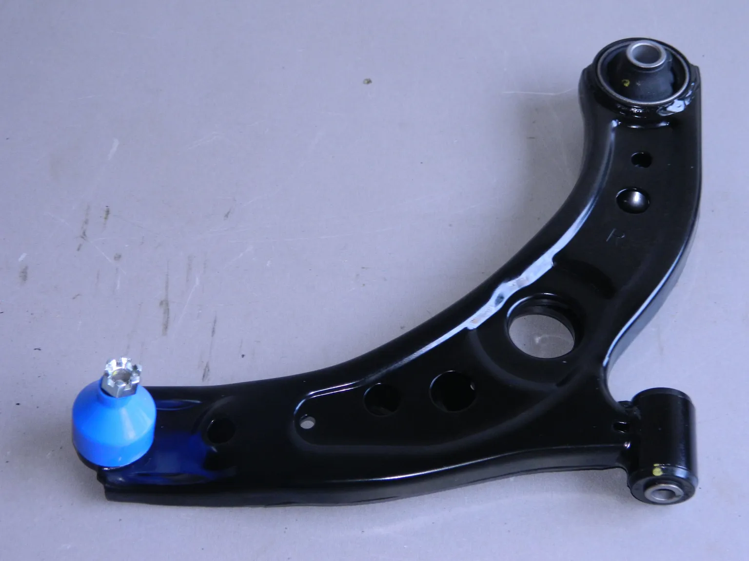 Рычаг GENERAL PARTS 48068B1070 TOYOTA PASSO KGC10/15