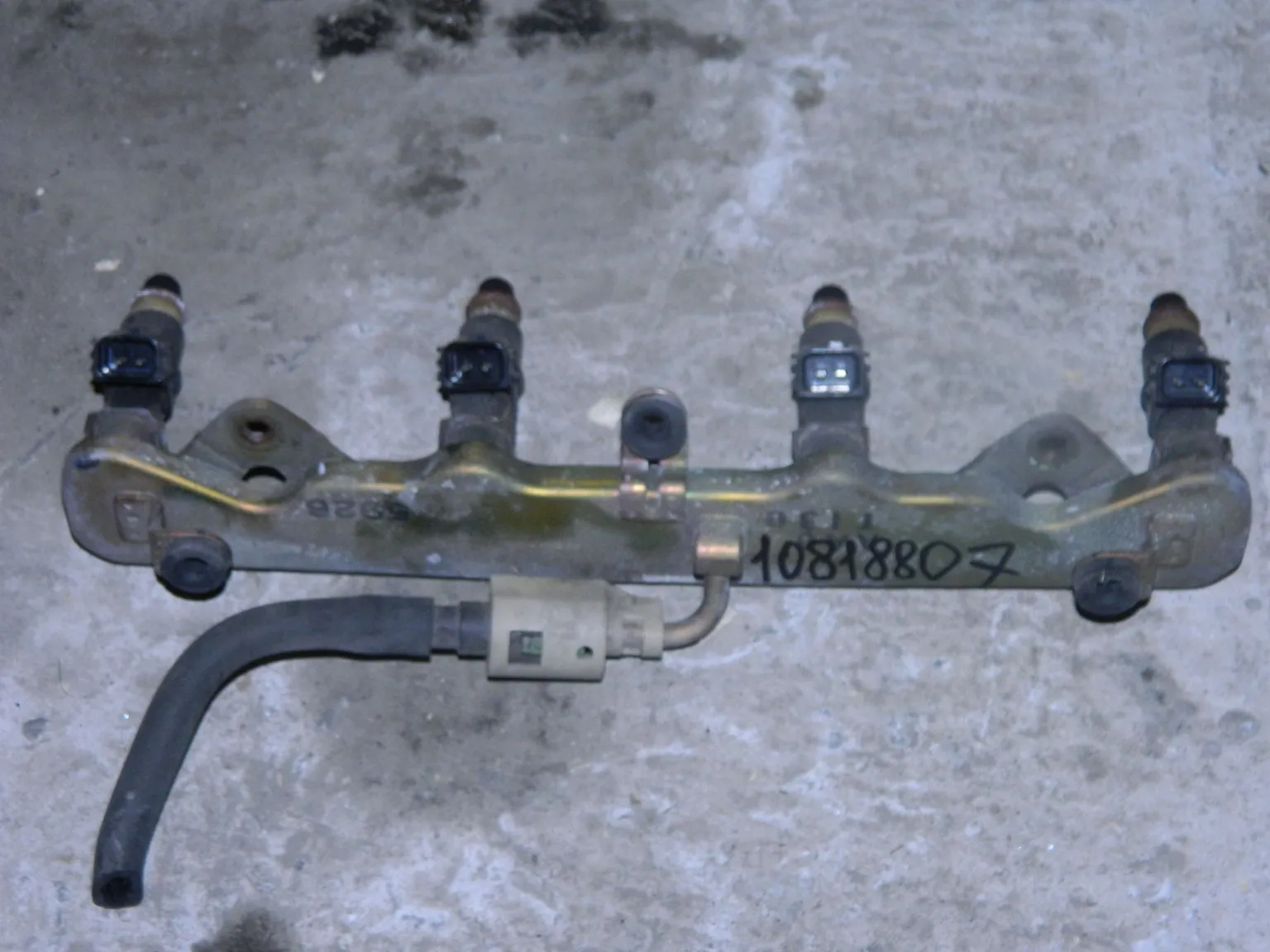 Рампа топливная с форсунками HONDA CIVIC FD1 R18A (Контрактный) 10818807