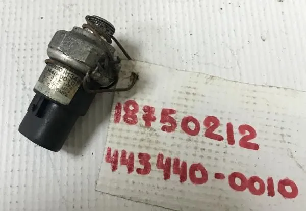 Датчик давления кондиционера TOYOTA COROLLA AE103 (Контрактный)