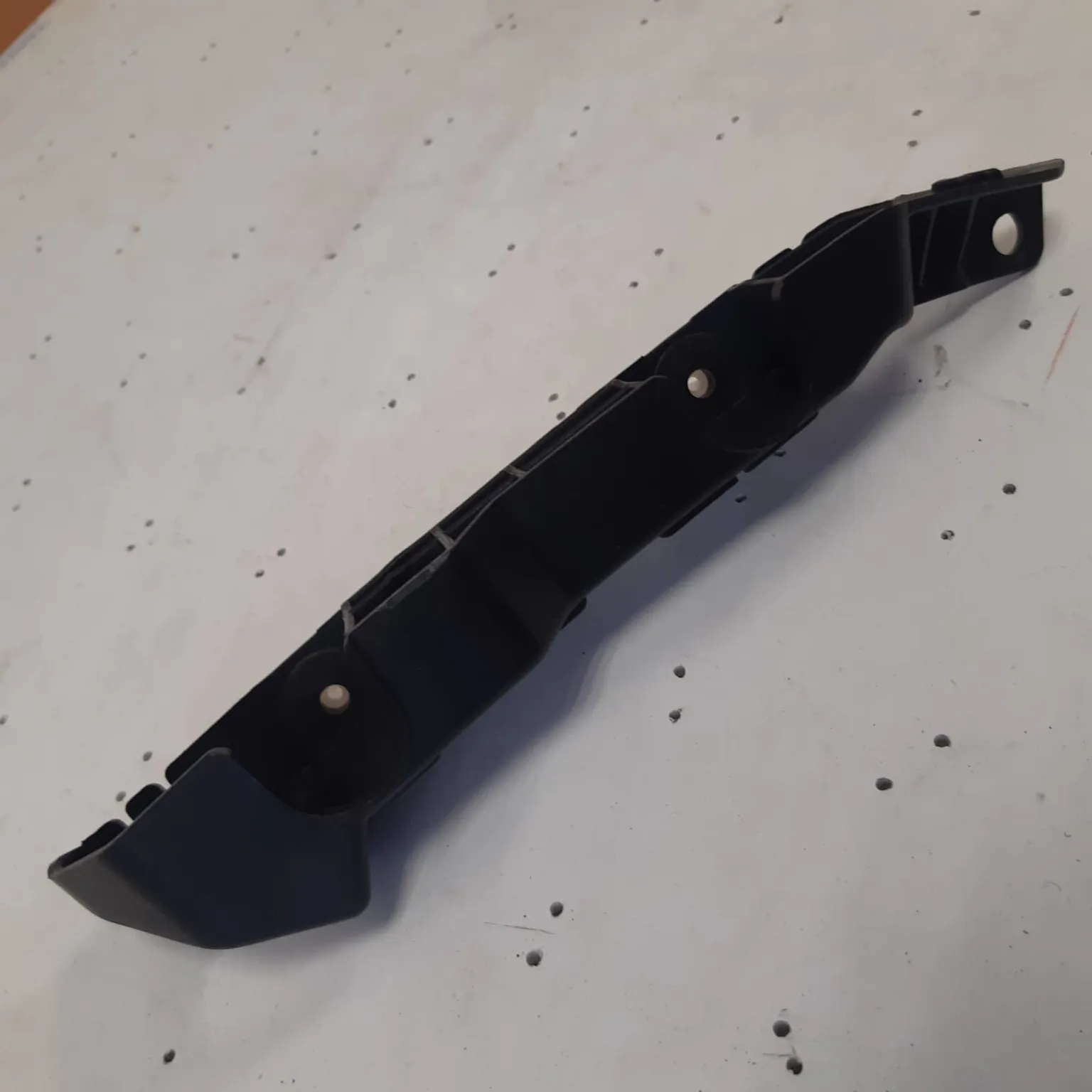 Кронштейн бампера HYUNDAI/KIA 86513A2000 KIA Ceed